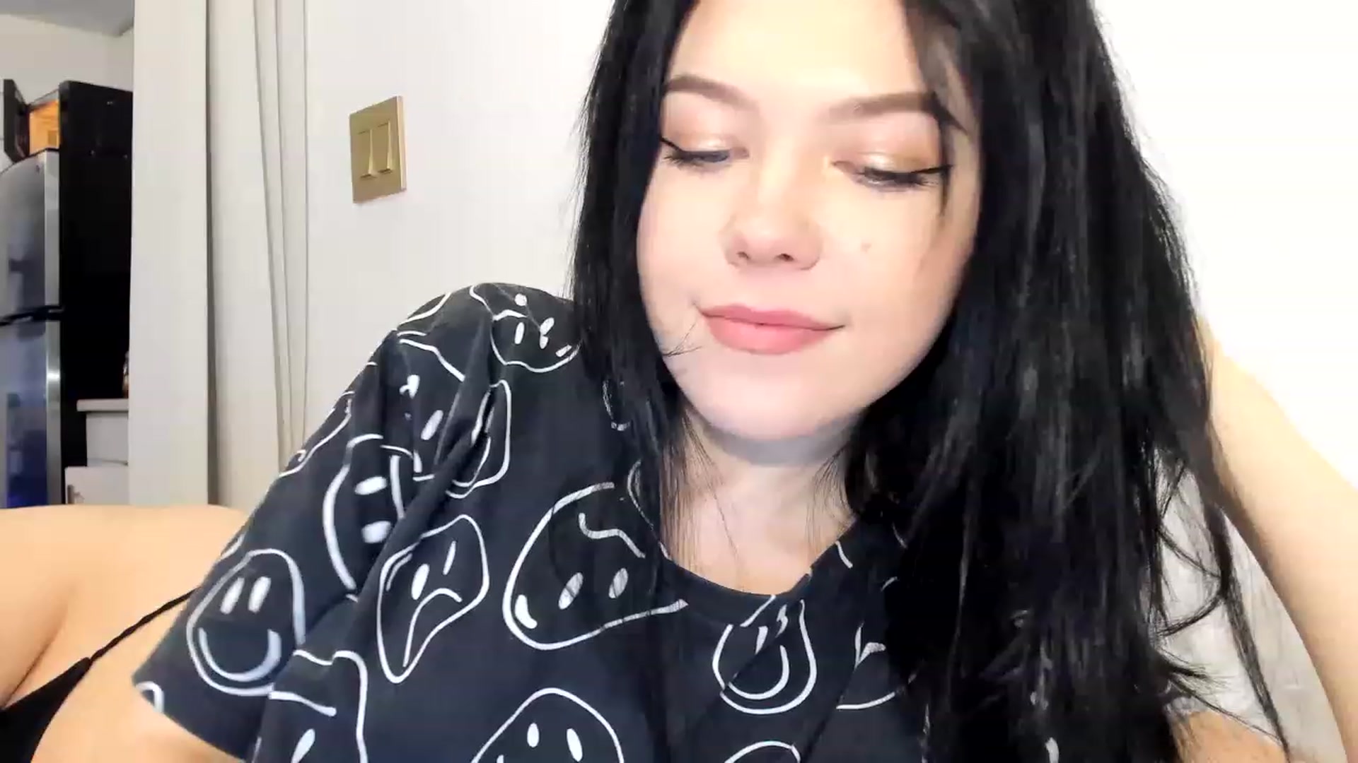 Gallery image thumbnail from Nancy_Morris's myfreecams stream on, 03/05/2023, 23:53 image 7 of 20