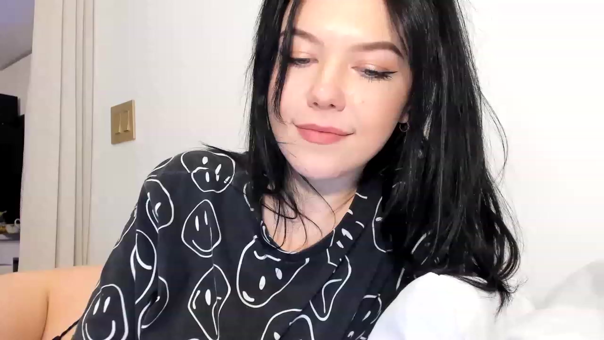 Gallery image thumbnail from Nancy_Morris's myfreecams stream on, 03/05/2023, 23:53 image 14 of 20