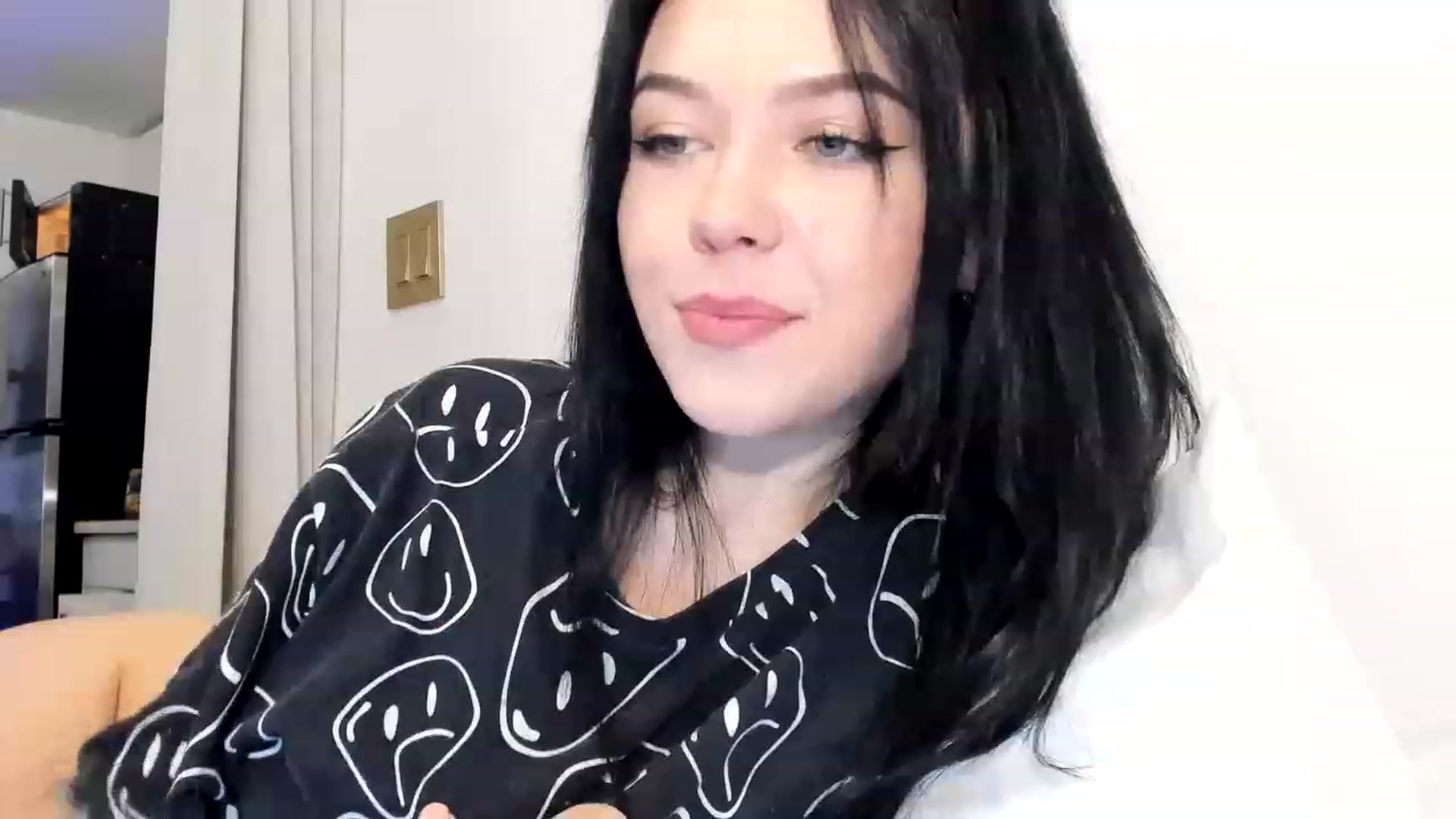 Gallery image thumbnail from Nancy_Morris's myfreecams stream on, 03/05/2023, 23:53 image 8 of 20