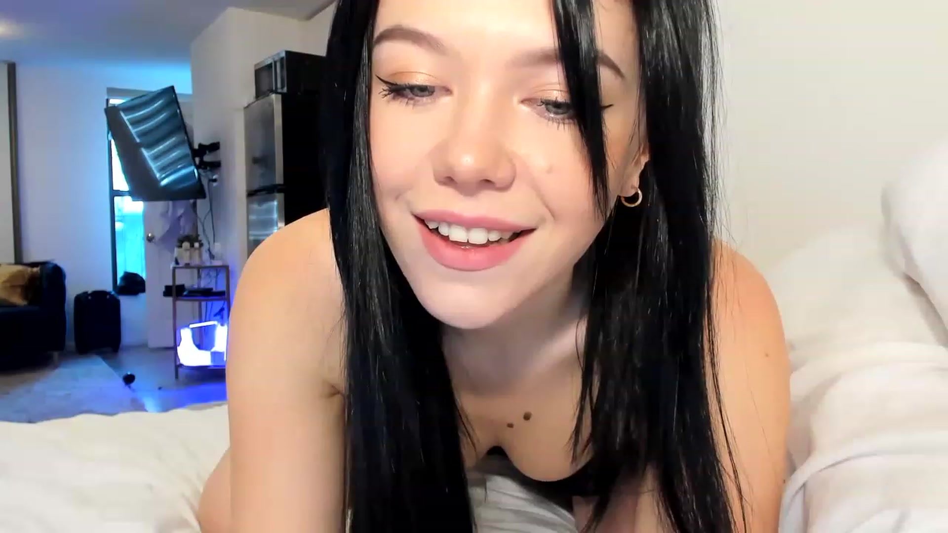 Gallery image thumbnail from Nancy_Morris's myfreecams stream on, 03/06/2023, 21:30 image 10 of 20