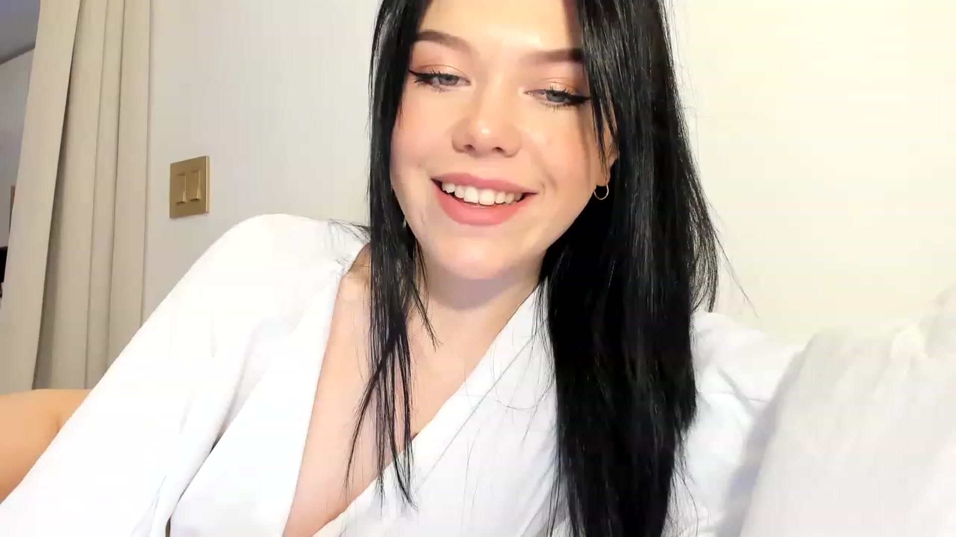Gallery image thumbnail from Nancy_Morris's myfreecams stream on, 03/08/2023, 20:35 image 3 of 20