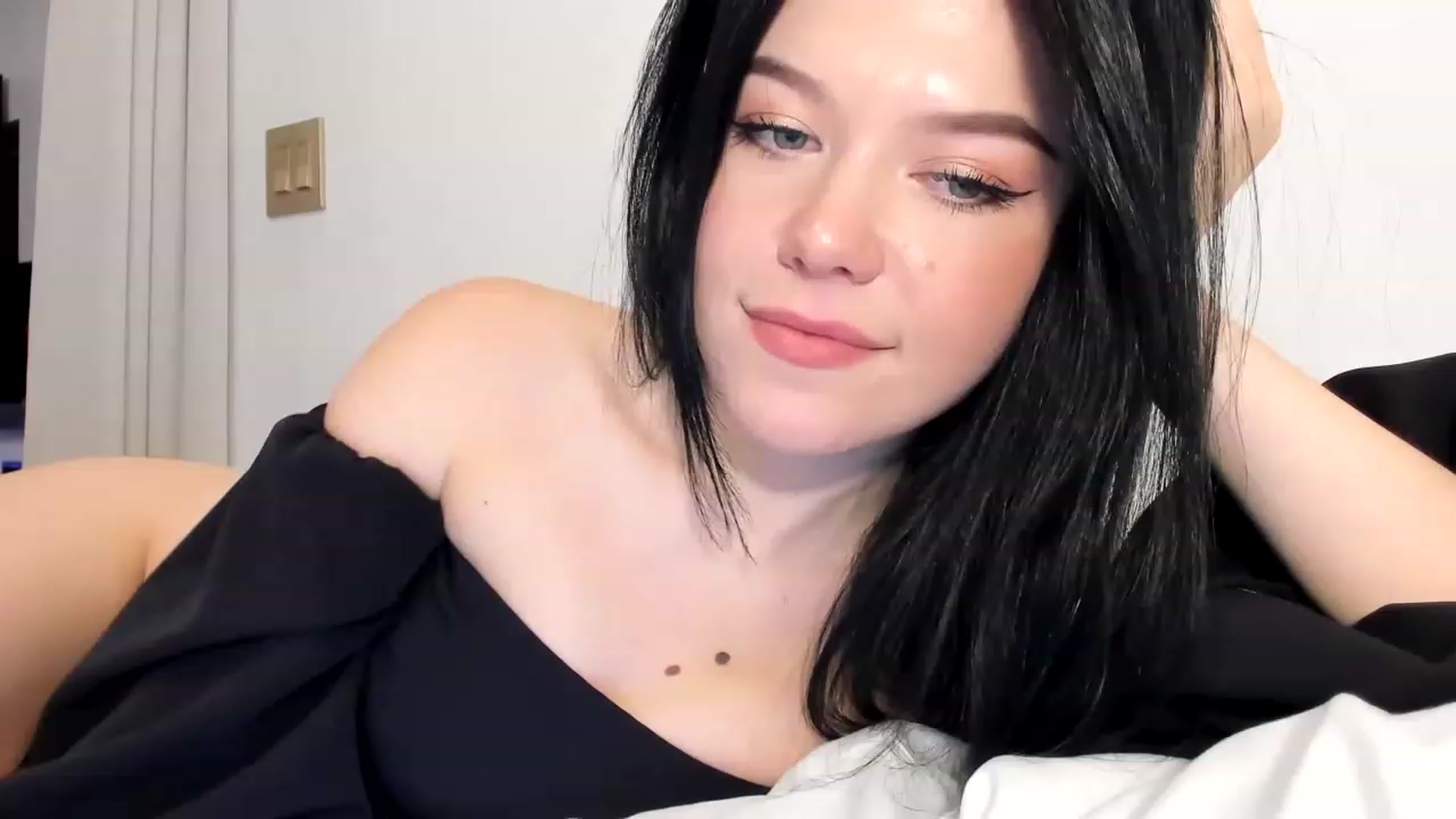 Gallery image thumbnail from Nancy_Morris's myfreecams stream on, 03/08/2023, 22:59 image 17 of 20