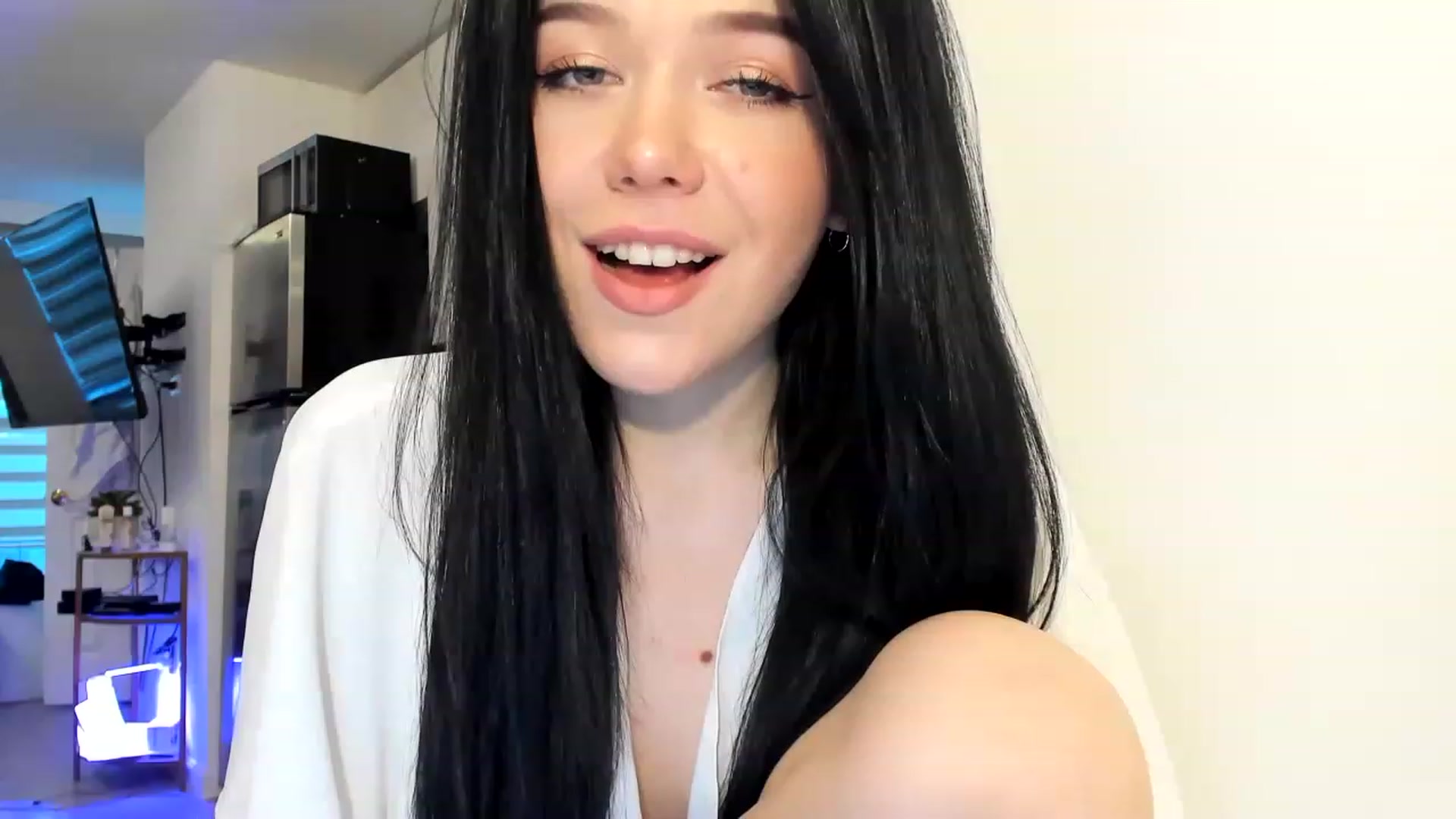 Gallery image thumbnail from Nancy_Morris's myfreecams stream on, 03/08/2023, 22:59 image 5 of 20