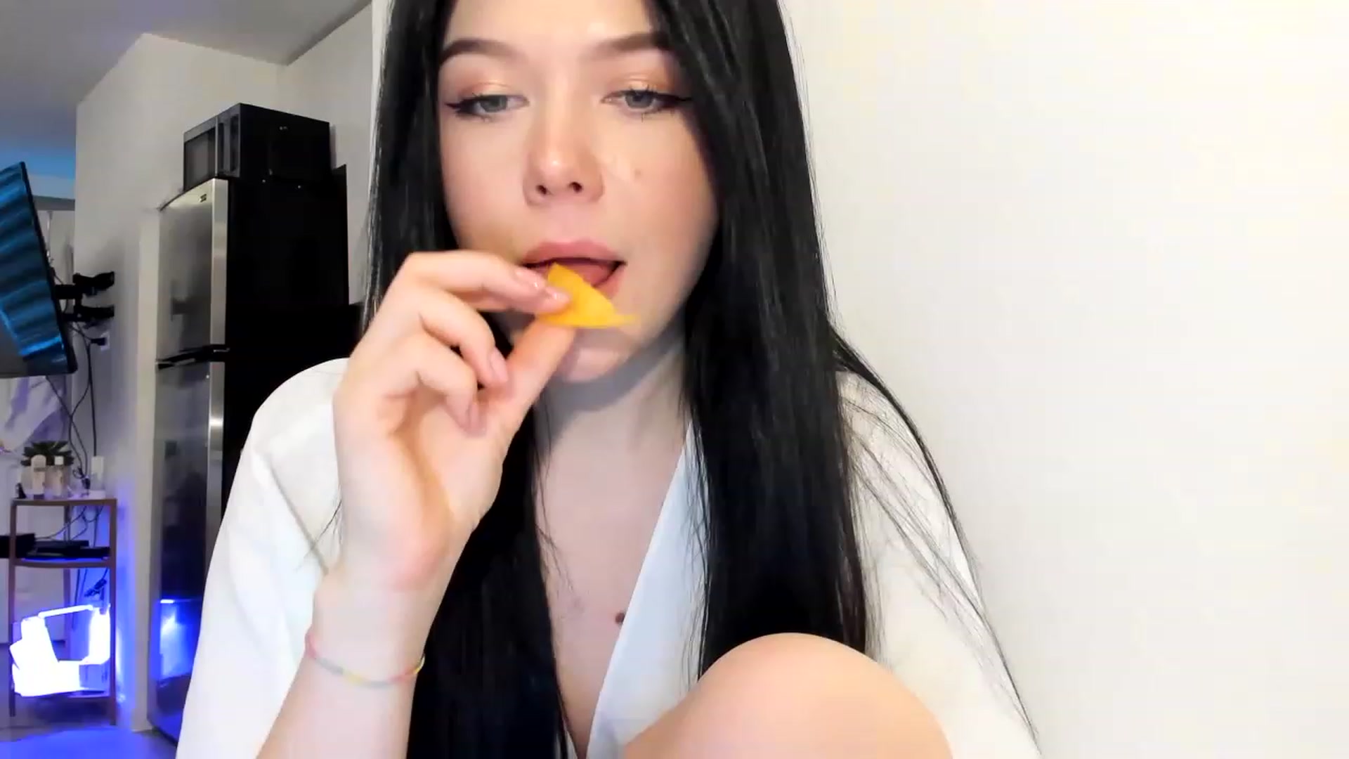Gallery image thumbnail from Nancy_Morris's myfreecams stream on, 03/08/2023, 22:59 image 11 of 20