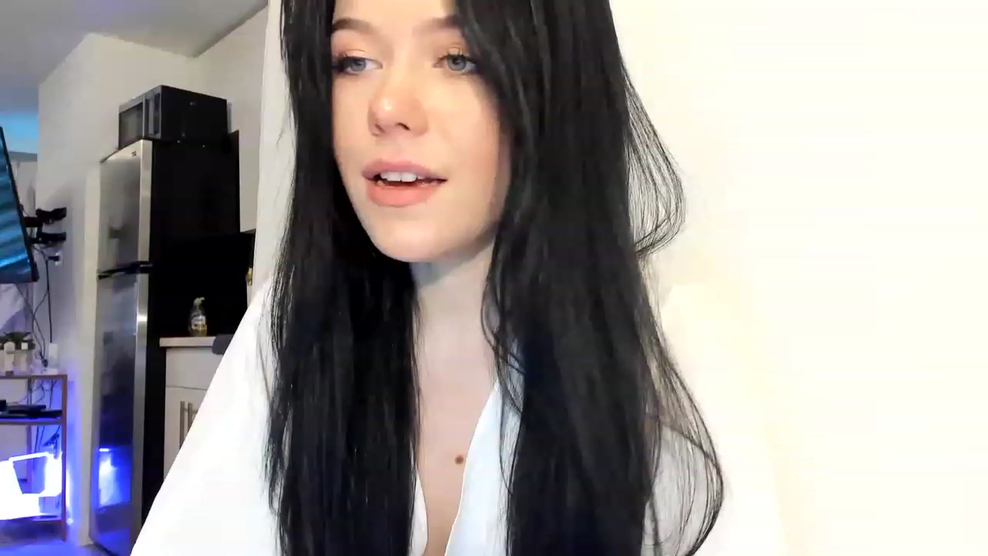 Gallery image thumbnail from Nancy_Morris's myfreecams stream on, 03/08/2023, 22:59 image 4 of 20