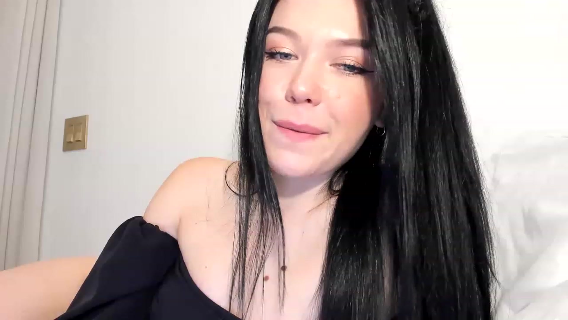 Gallery image thumbnail from Nancy_Morris's myfreecams stream on, 03/08/2023, 23:22 image 8 of 20