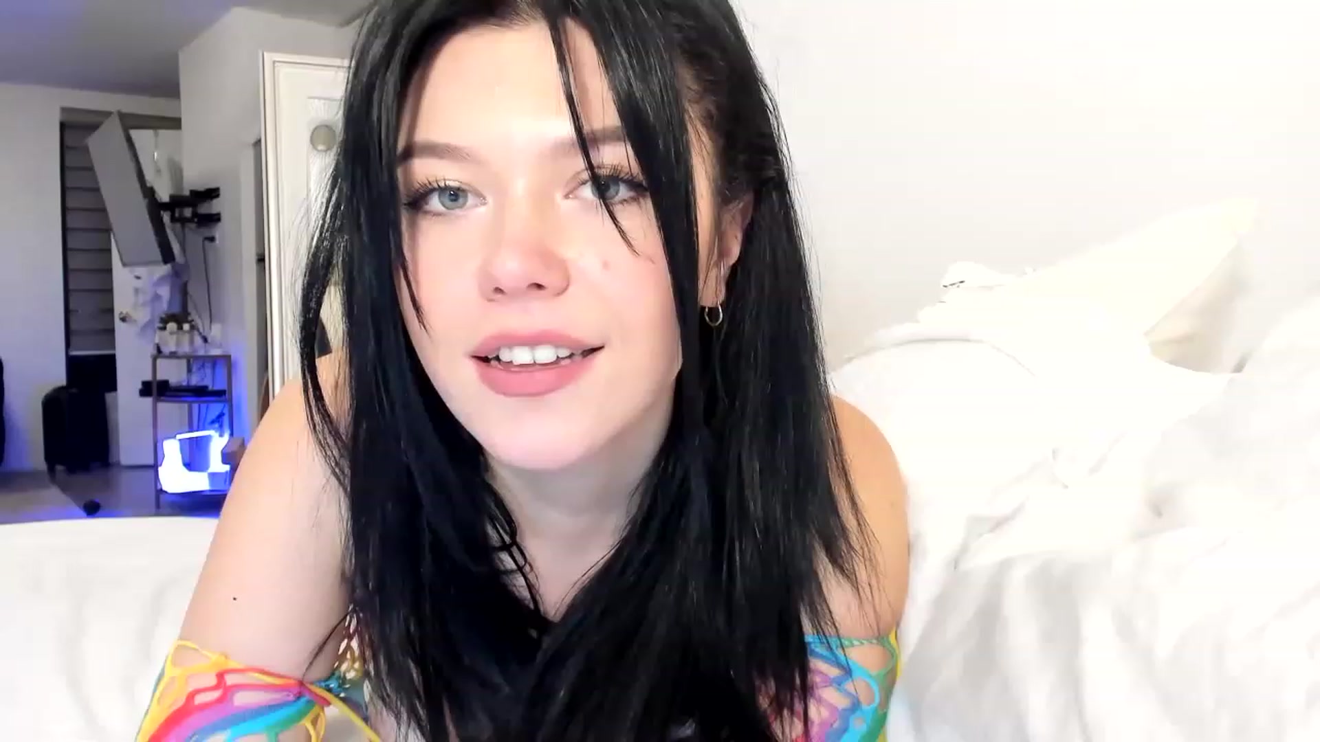 Gallery image thumbnail from Nancy_Morris's myfreecams stream on, 03/10/2023, 23:18 image 18 of 20