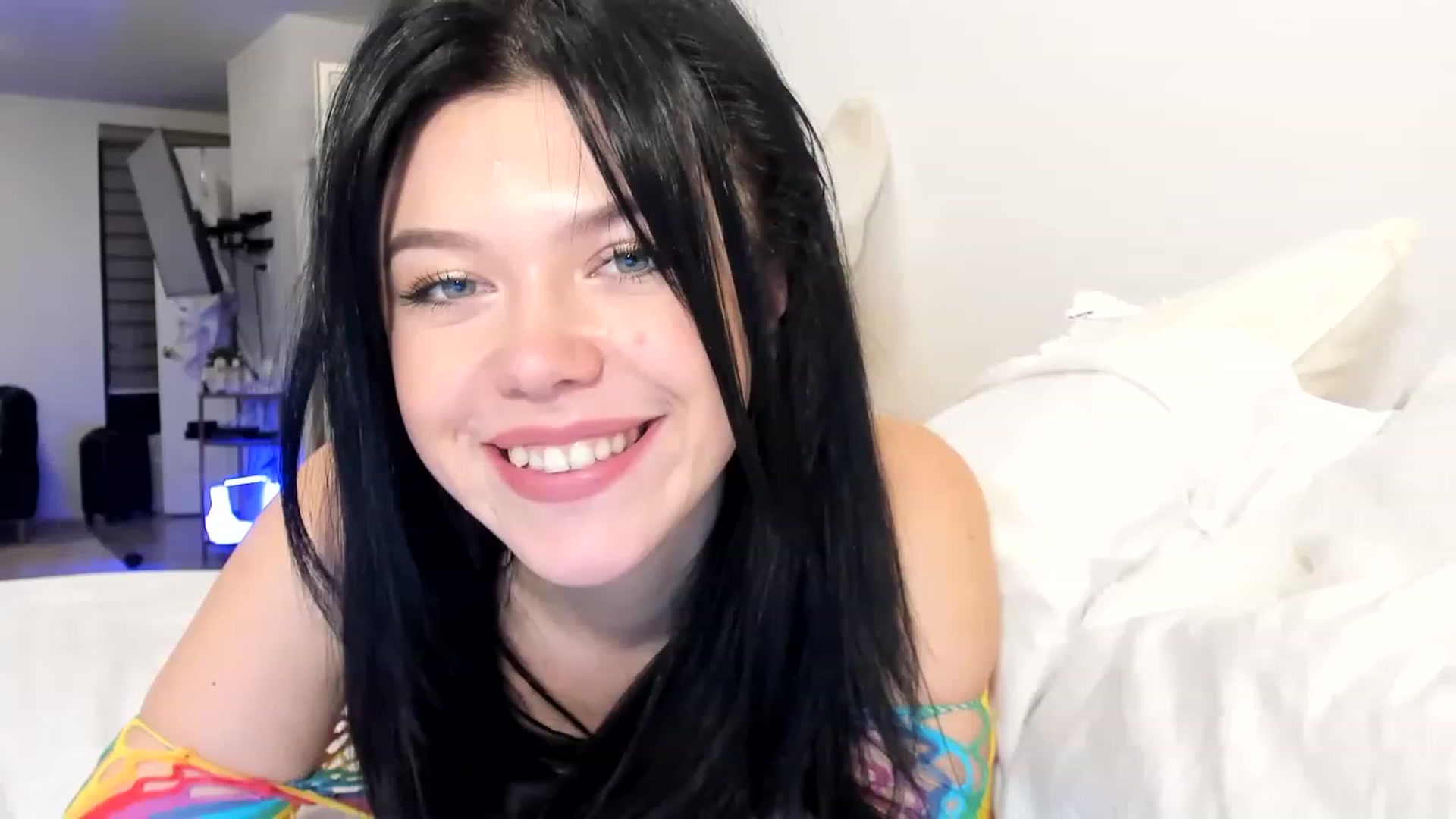 Gallery image thumbnail from Nancy_Morris's myfreecams stream on, 03/10/2023, 23:18 image 19 of 20