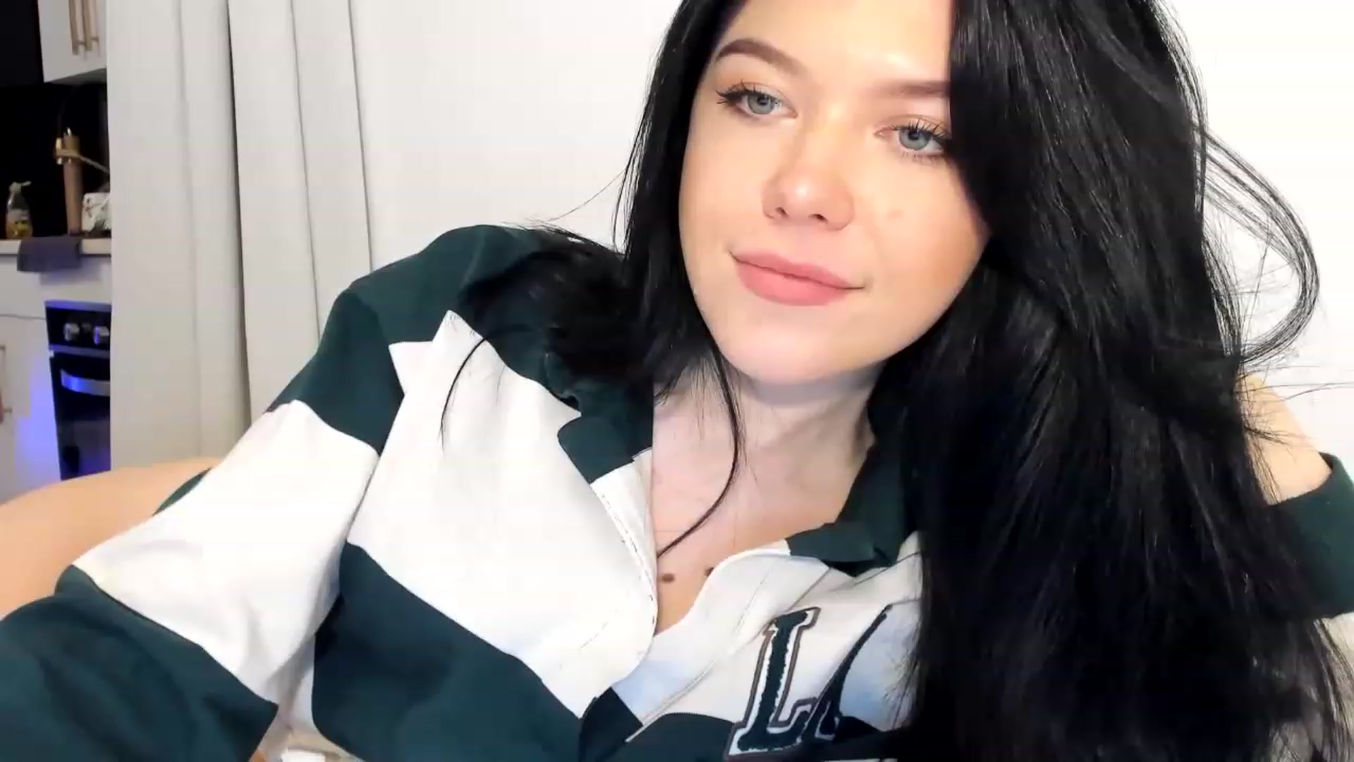 Gallery image thumbnail from Nancy_Morris's myfreecams stream on, 03/11/2023, 23:39 image 1 of 20