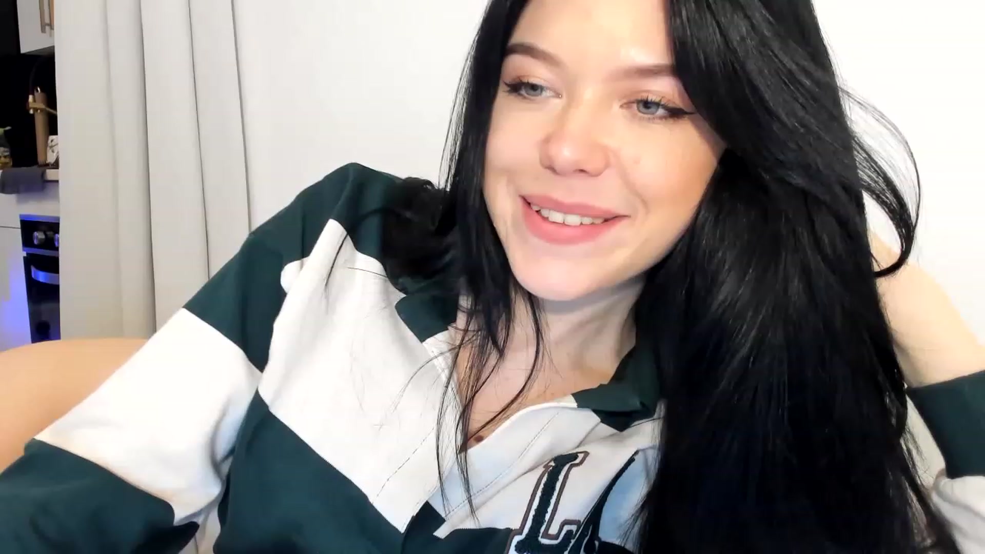 Gallery image thumbnail from Nancy_Morris's myfreecams stream on, 03/11/2023, 23:39 image 3 of 20