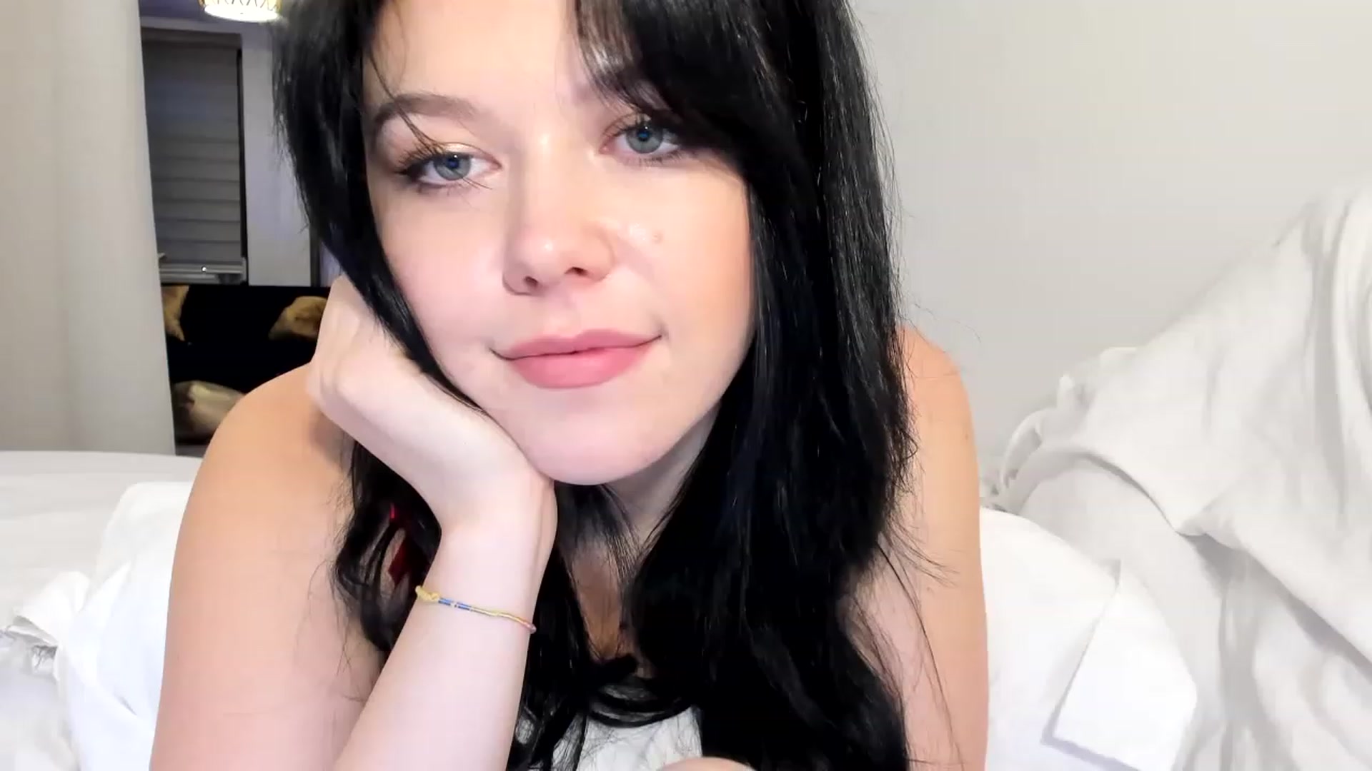 Gallery image thumbnail from Nancy_Morris's myfreecams stream on, 03/12/2023, 23:56 image 2 of 20
