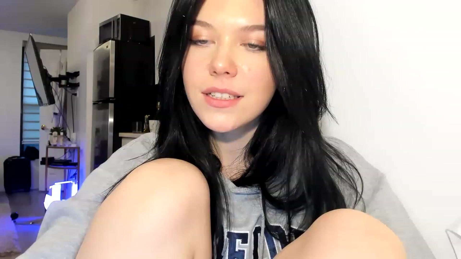Gallery image thumbnail from Nancy_Morris's myfreecams stream on, 03/13/2023, 23:11 image 14 of 20