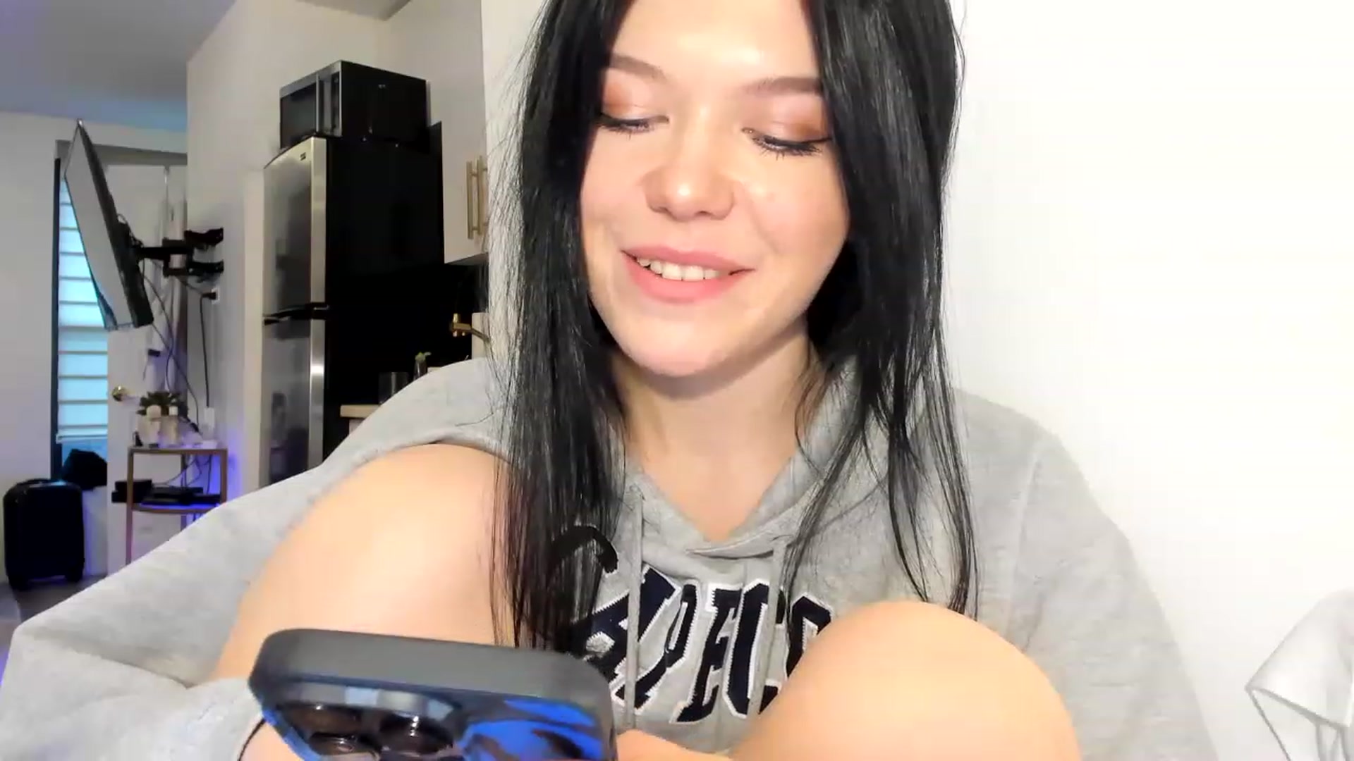 Gallery image thumbnail from Nancy_Morris's myfreecams stream on, 03/13/2023, 23:11 image 9 of 20