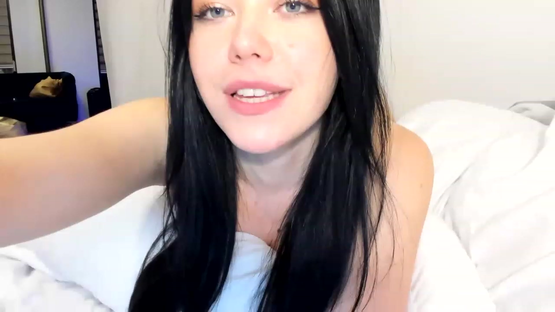 Gallery image thumbnail from Nancy_Morris's myfreecams stream on, 03/14/2023, 02:04 image 19 of 20