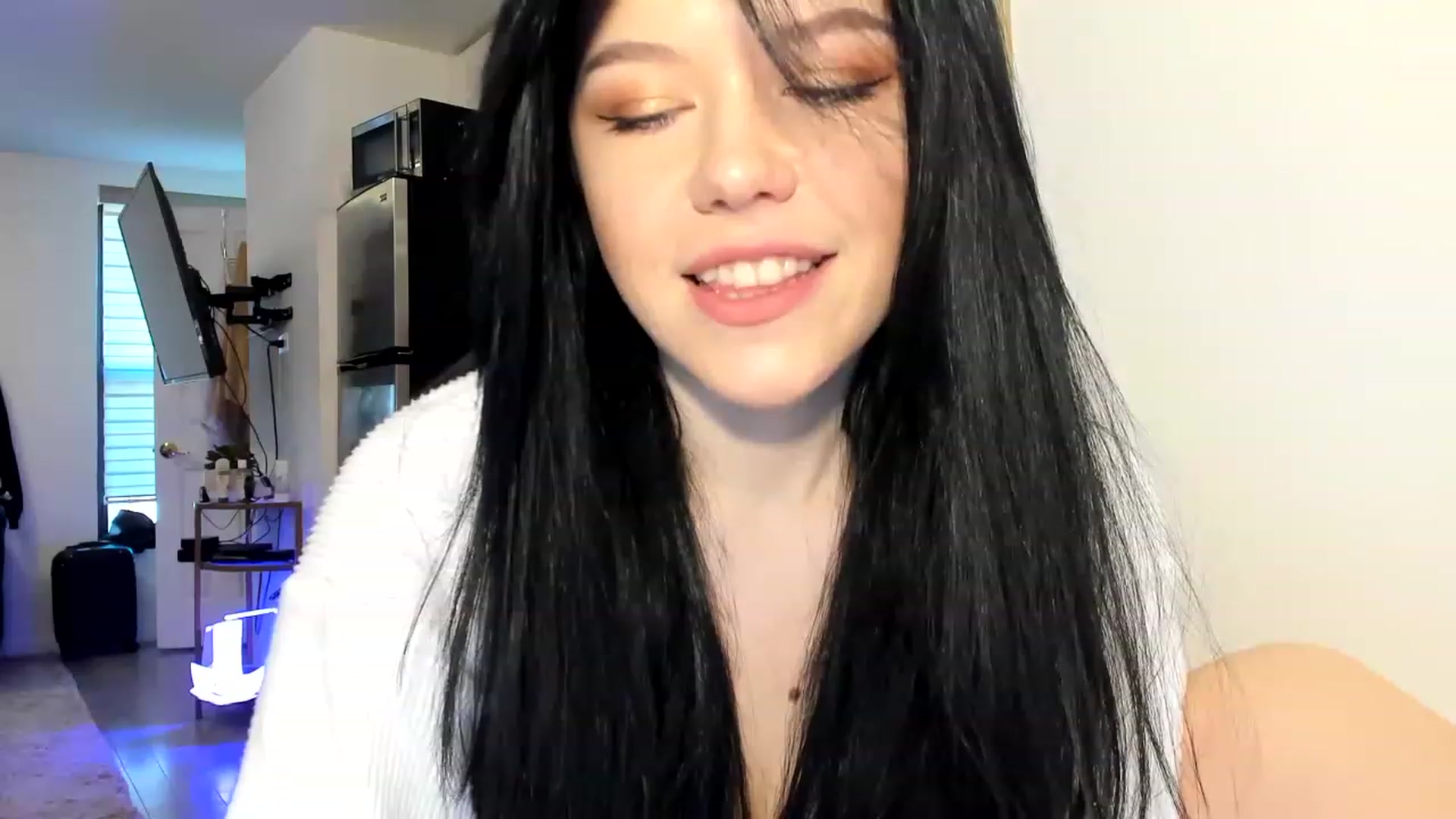 Gallery image thumbnail from Nancy_Morris's myfreecams stream on, 03/15/2023, 20:30 image 10 of 20