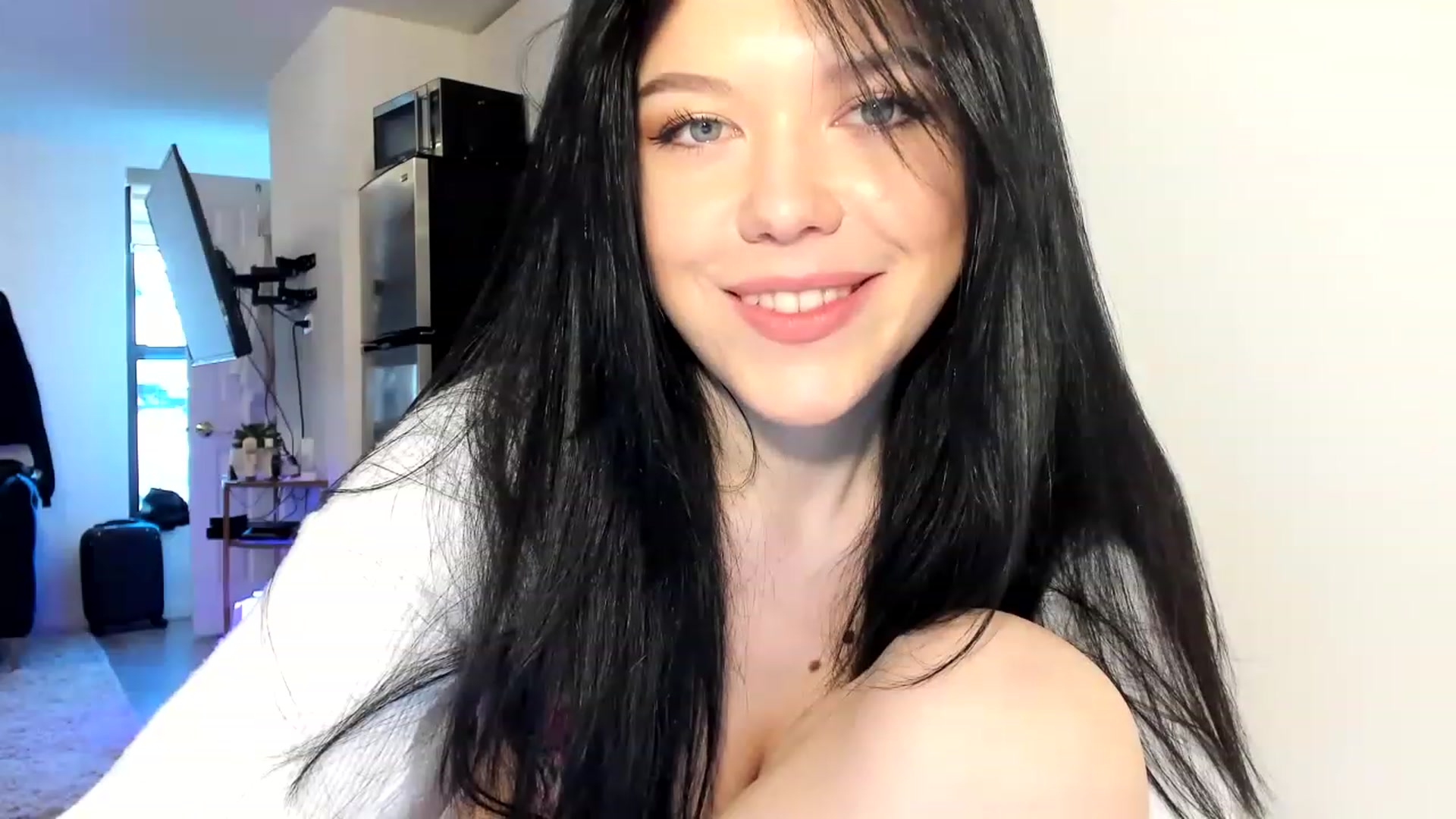 Gallery image thumbnail from Nancy_Morris's myfreecams stream on, 03/15/2023, 20:30 image 16 of 20