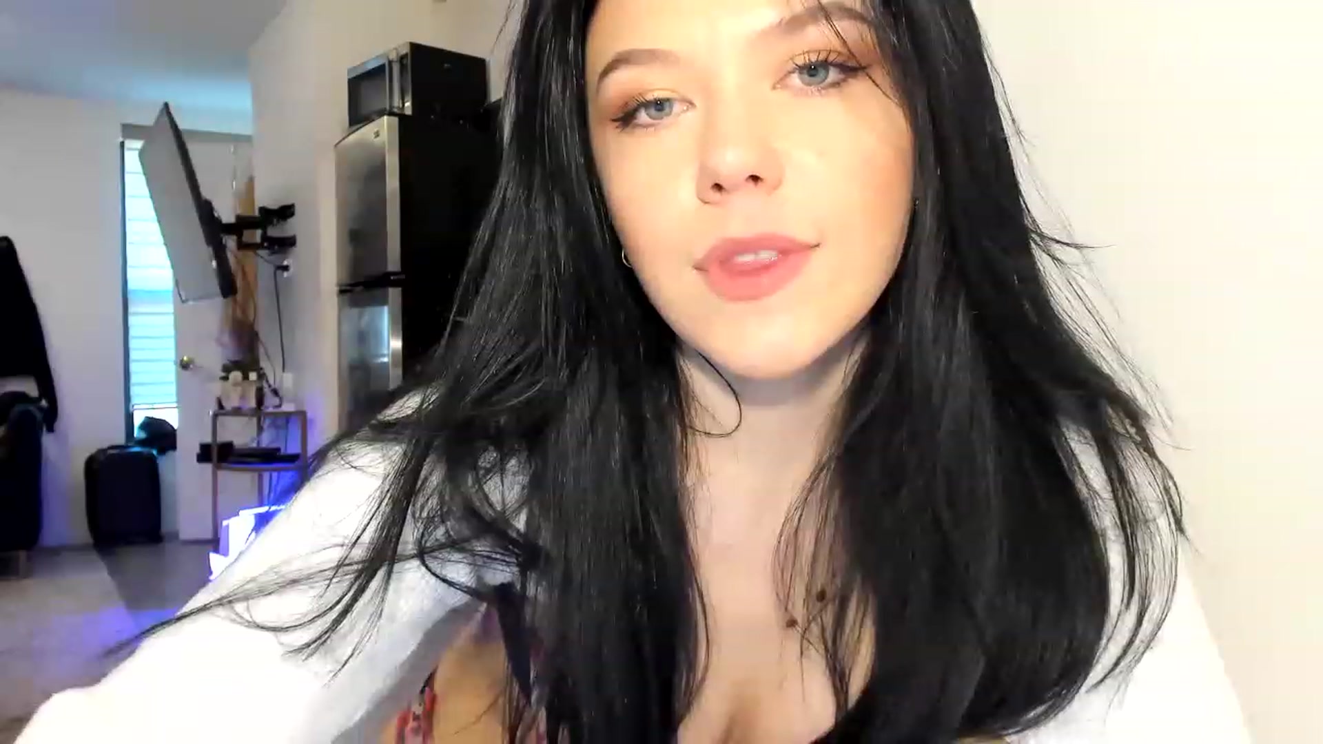Gallery image thumbnail from Nancy_Morris's myfreecams stream on, 03/15/2023, 20:30 image 13 of 20