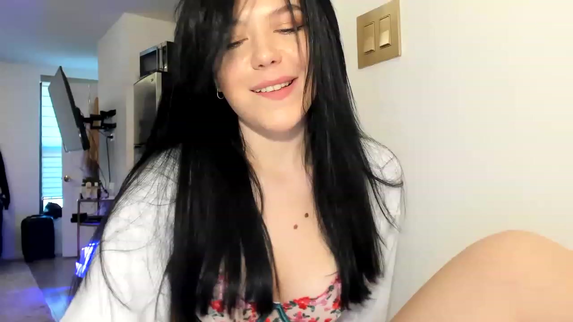 Gallery image thumbnail from Nancy_Morris's myfreecams stream on, 03/15/2023, 20:30 image 5 of 20