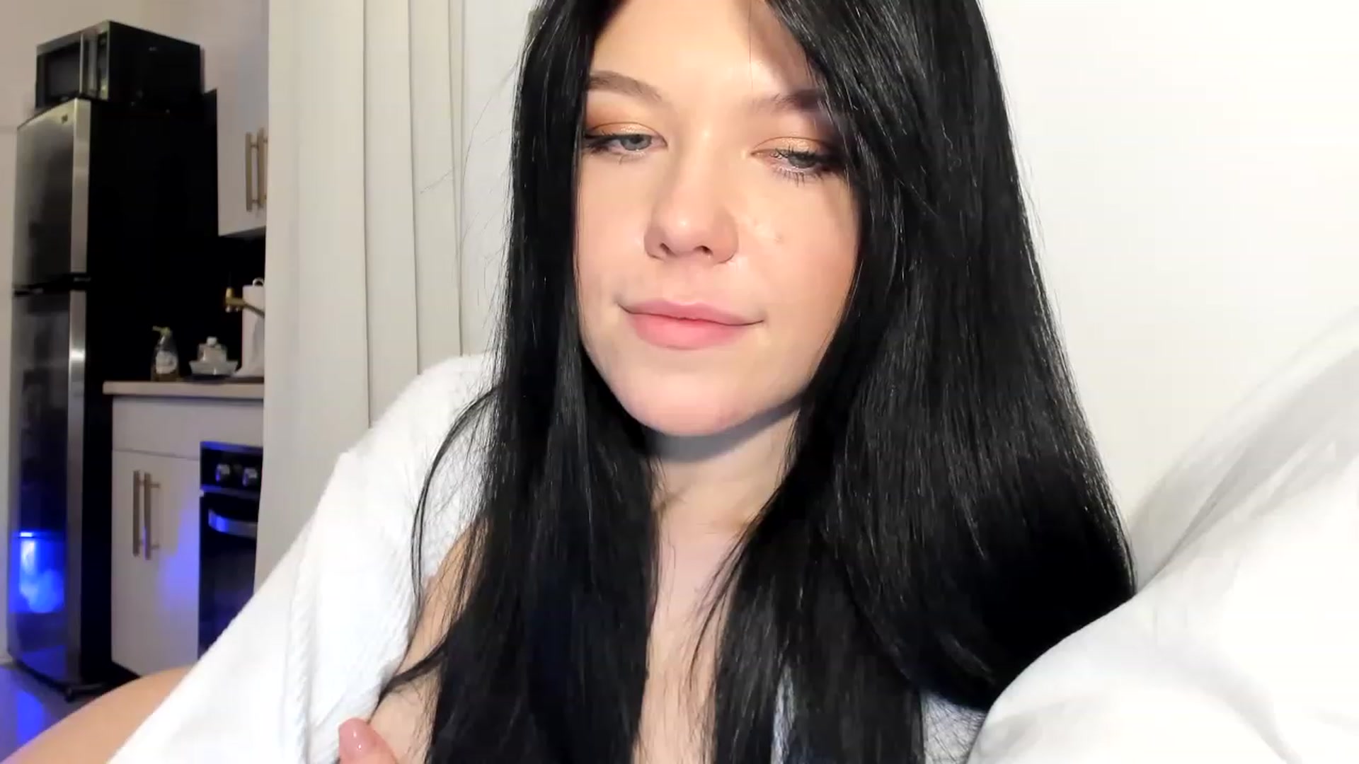 Gallery image thumbnail from Nancy_Morris's myfreecams stream on, 03/16/2023, 01:04 image 13 of 20