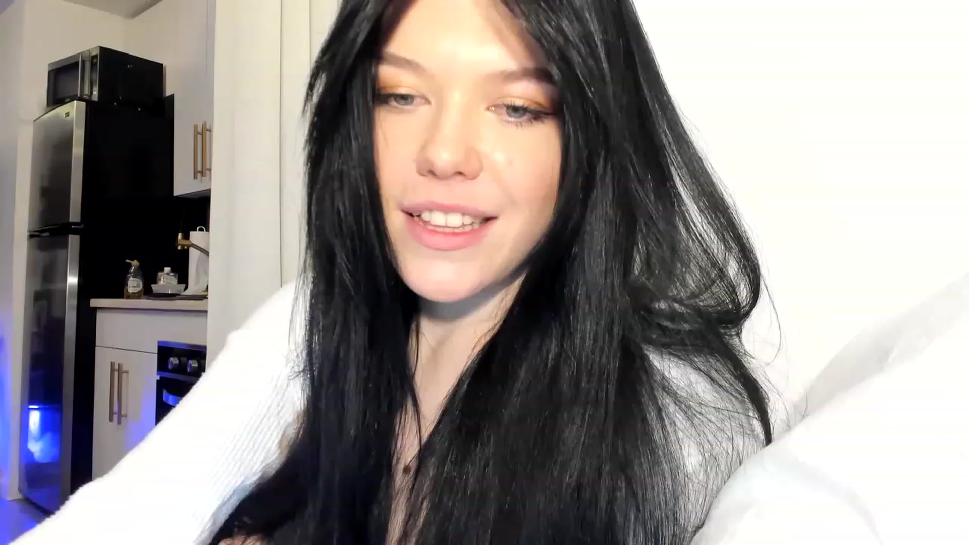 Gallery image thumbnail from Nancy_Morris's myfreecams stream on, 03/16/2023, 01:04 image 7 of 20
