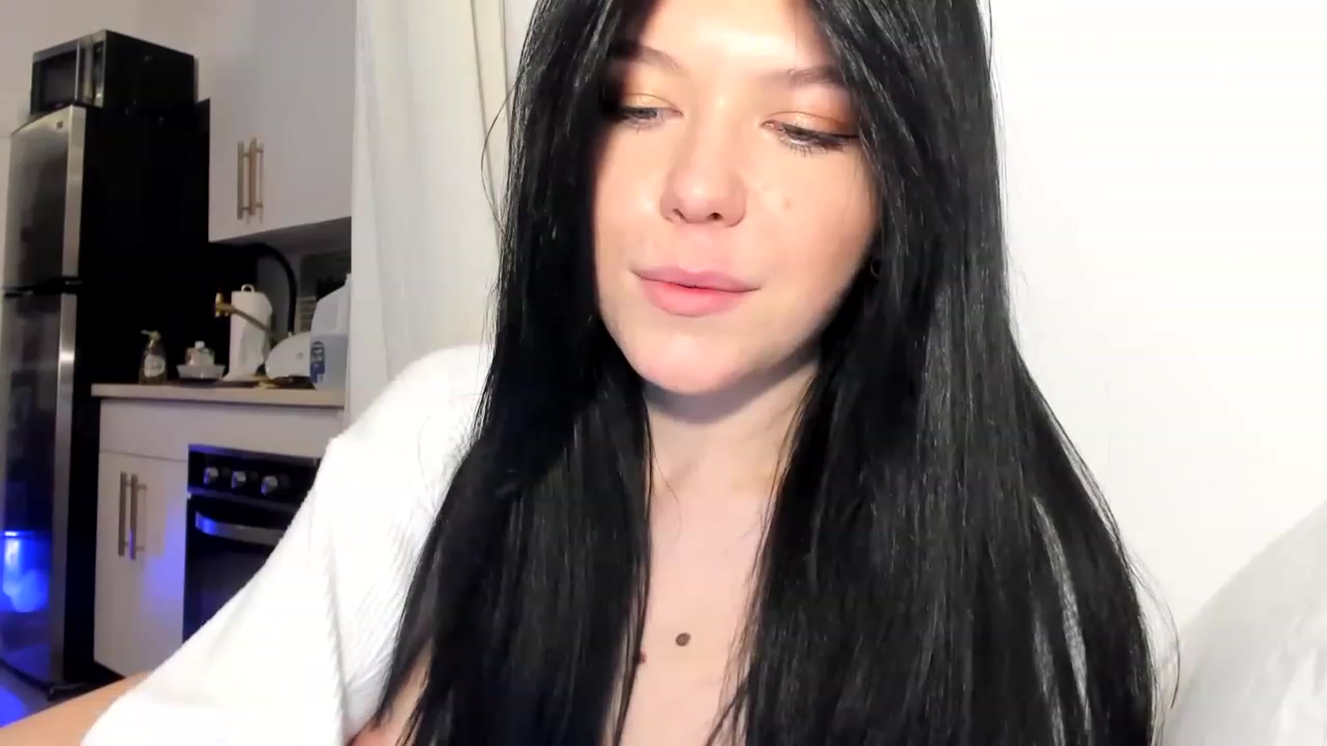 Gallery image thumbnail from Nancy_Morris's myfreecams stream on, 03/16/2023, 02:08 image 18 of 20