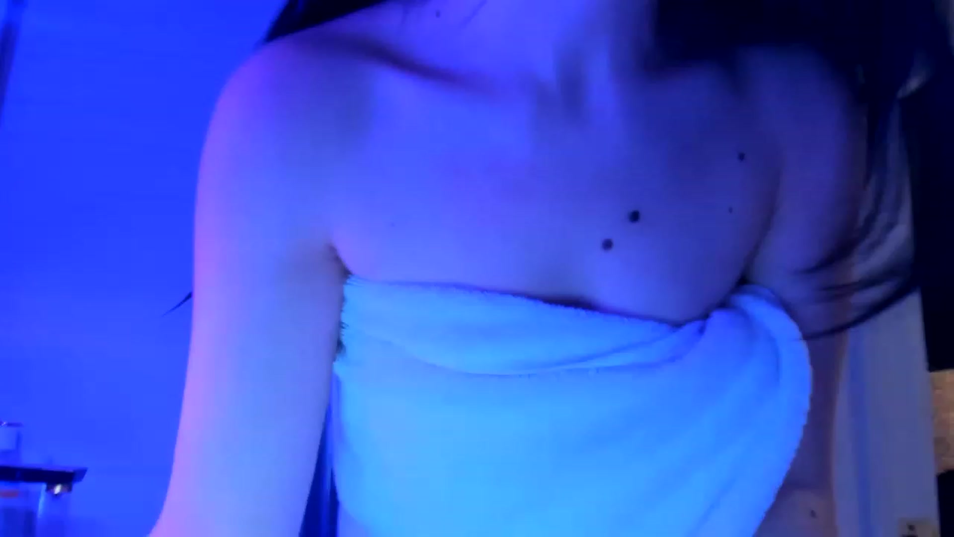 Gallery image thumbnail from Nancy_Morris's myfreecams stream on, 03/16/2023, 02:43 image 12 of 20
