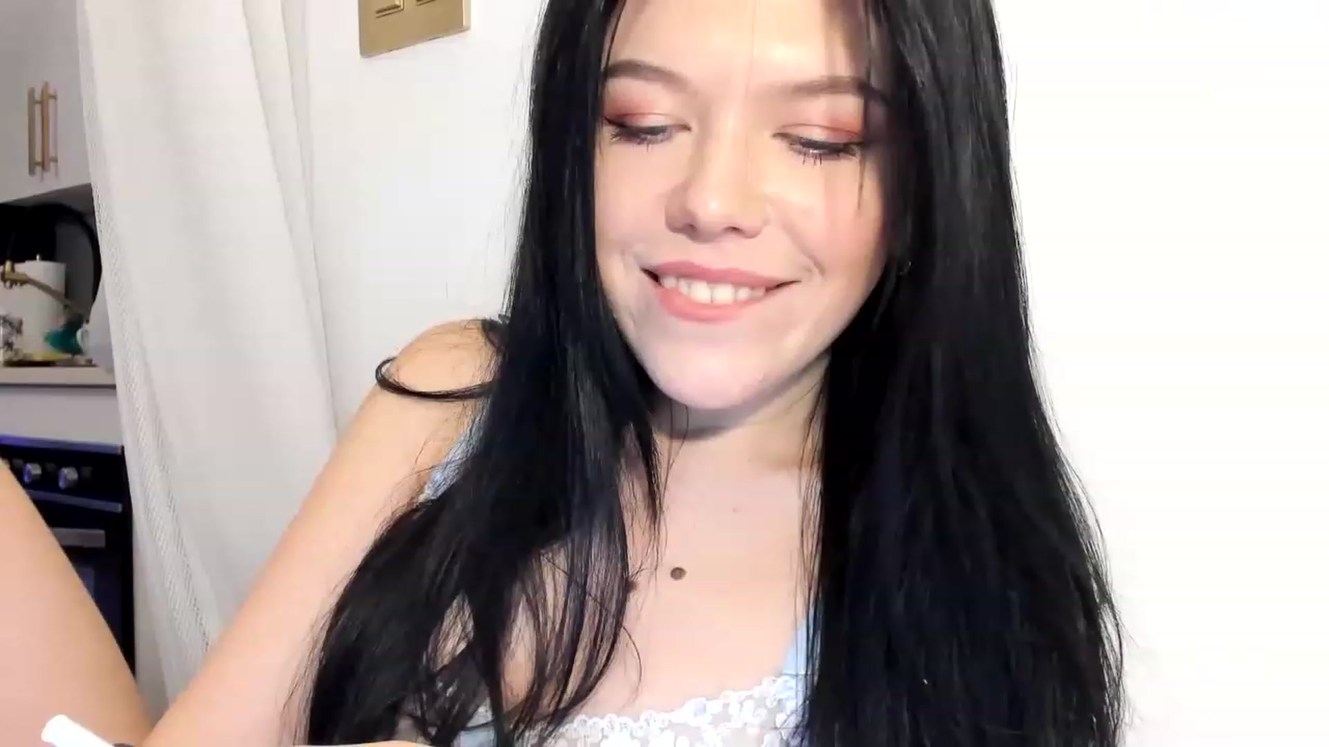 Gallery image thumbnail from Nancy_Morris's myfreecams stream on, 03/16/2023, 22:58 image 14 of 20