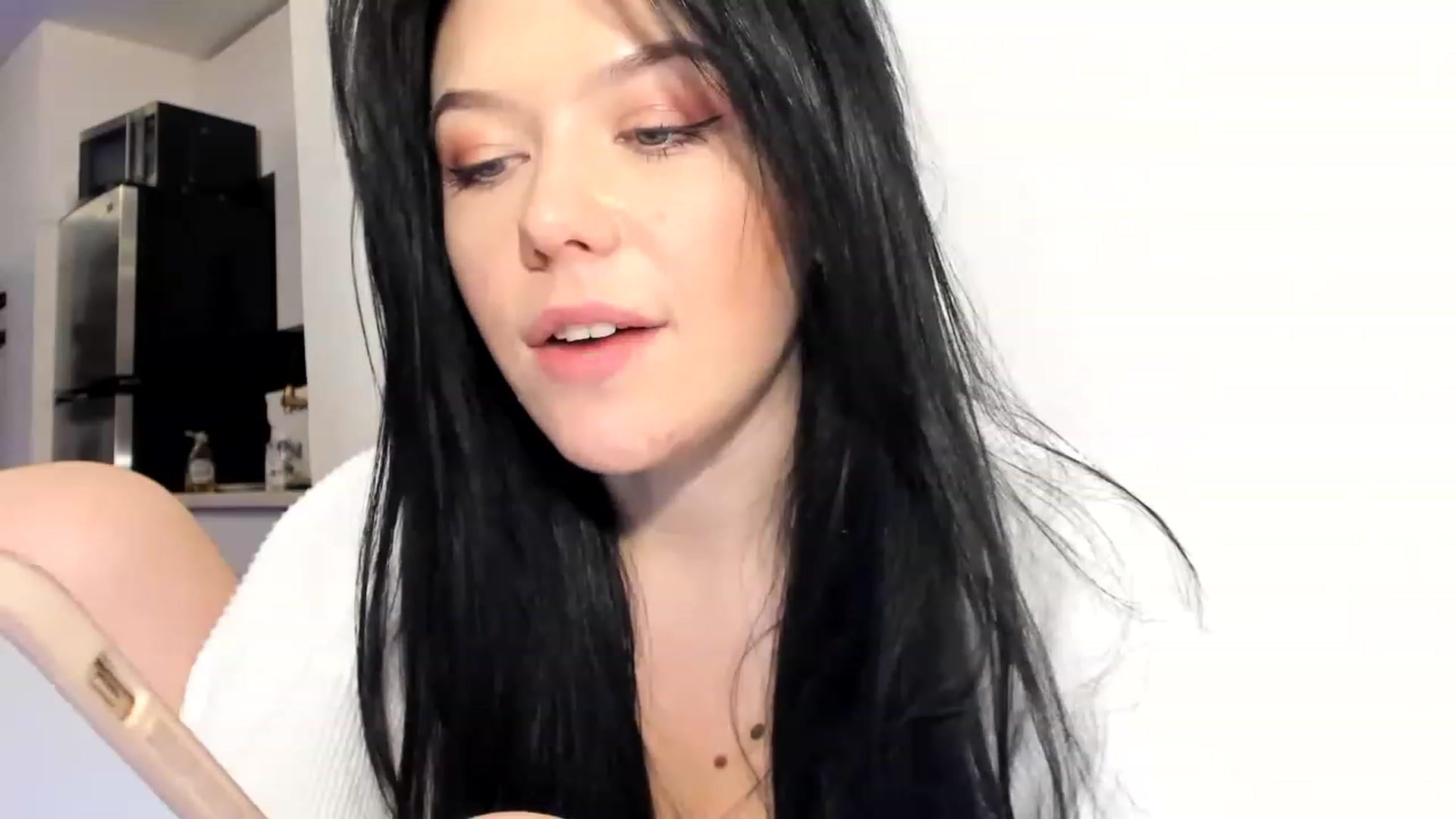 Gallery image thumbnail from Nancy_Morris's myfreecams stream on, 03/17/2023, 01:02 image 7 of 20