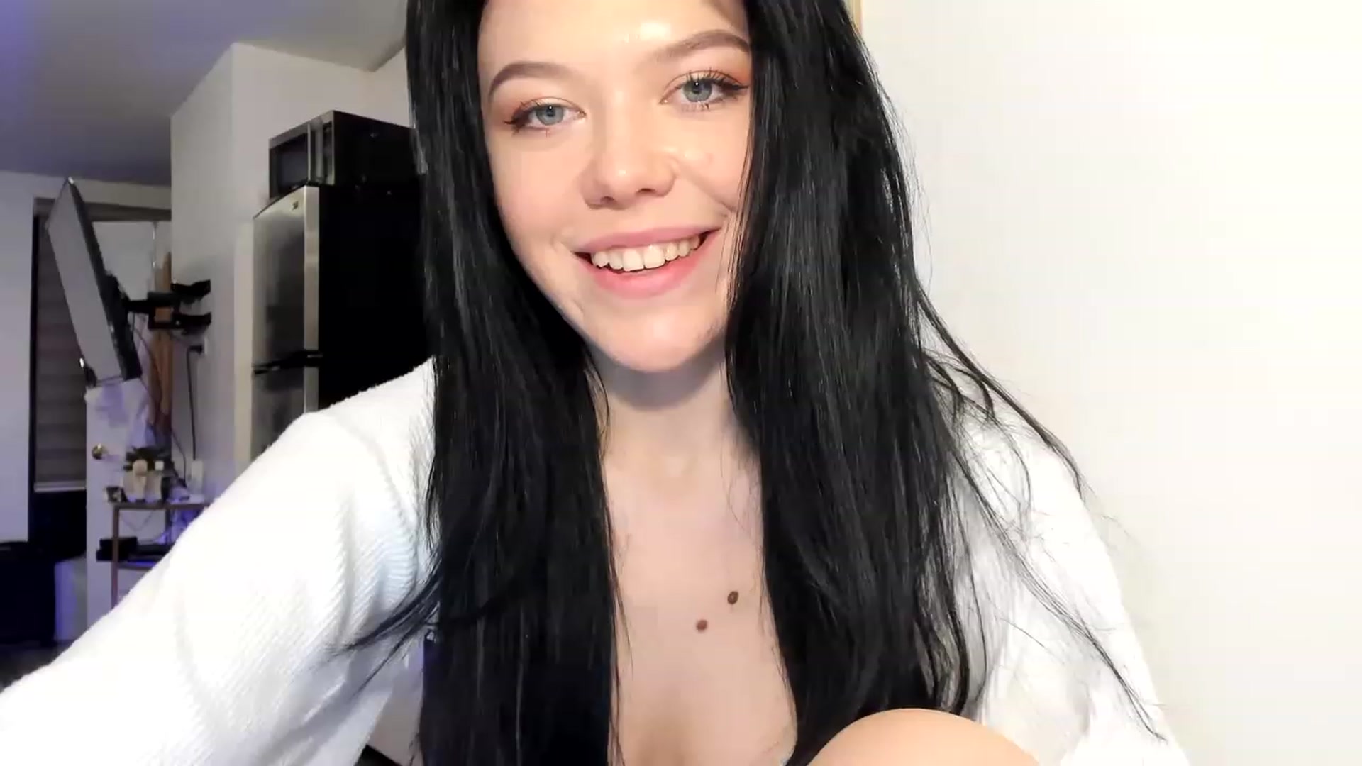Gallery image thumbnail from Nancy_Morris's myfreecams stream on, 03/17/2023, 01:02 image 4 of 20