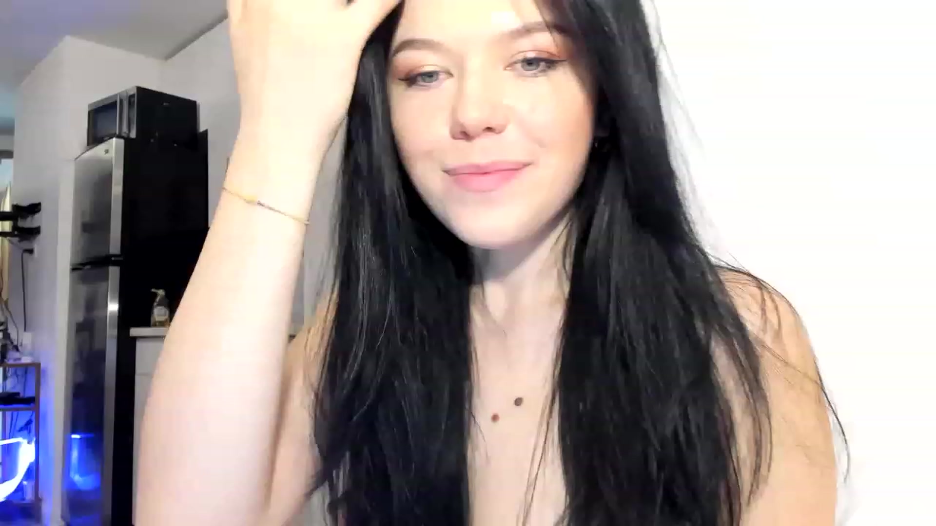 Gallery image thumbnail from Nancy_Morris's myfreecams stream on, 03/17/2023, 02:02 image 19 of 20