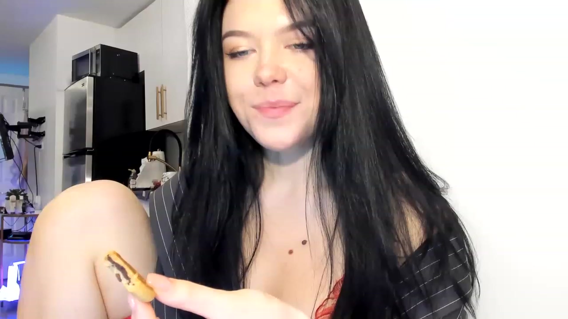 Gallery image thumbnail from Nancy_Morris's myfreecams stream on, 03/17/2023, 22:58 image 18 of 20