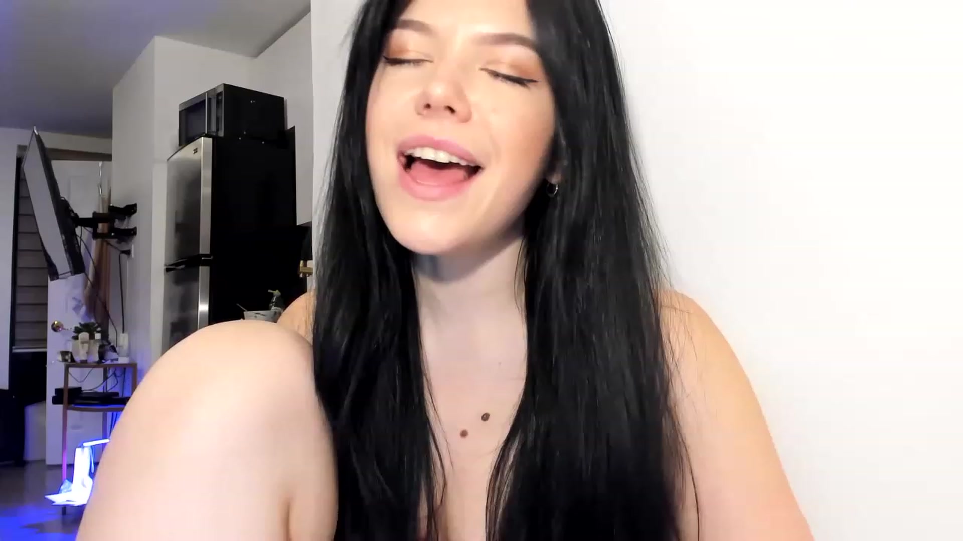 Gallery image thumbnail from Nancy_Morris's myfreecams stream on, 03/18/2023, 02:31 image 10 of 20