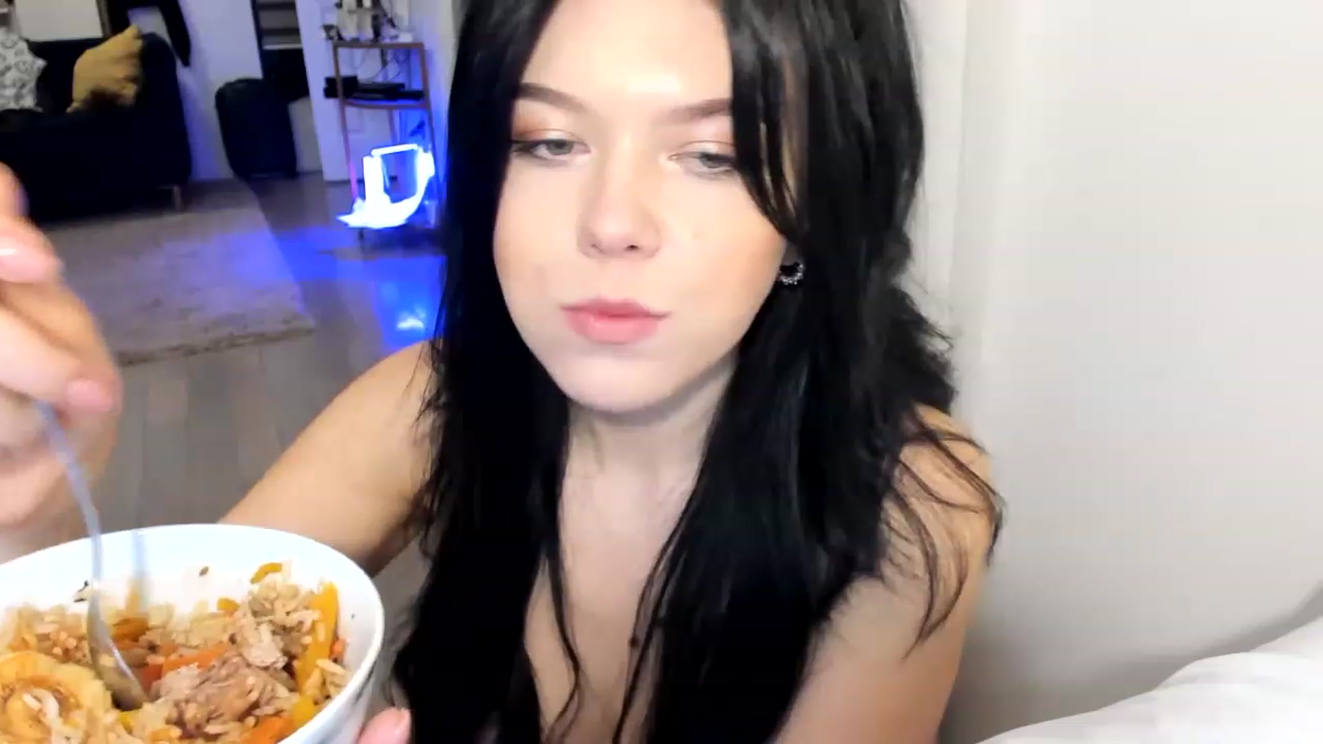 Gallery image thumbnail from Nancy_Morris's myfreecams stream on, 03/19/2023, 24:47 image 15 of 20