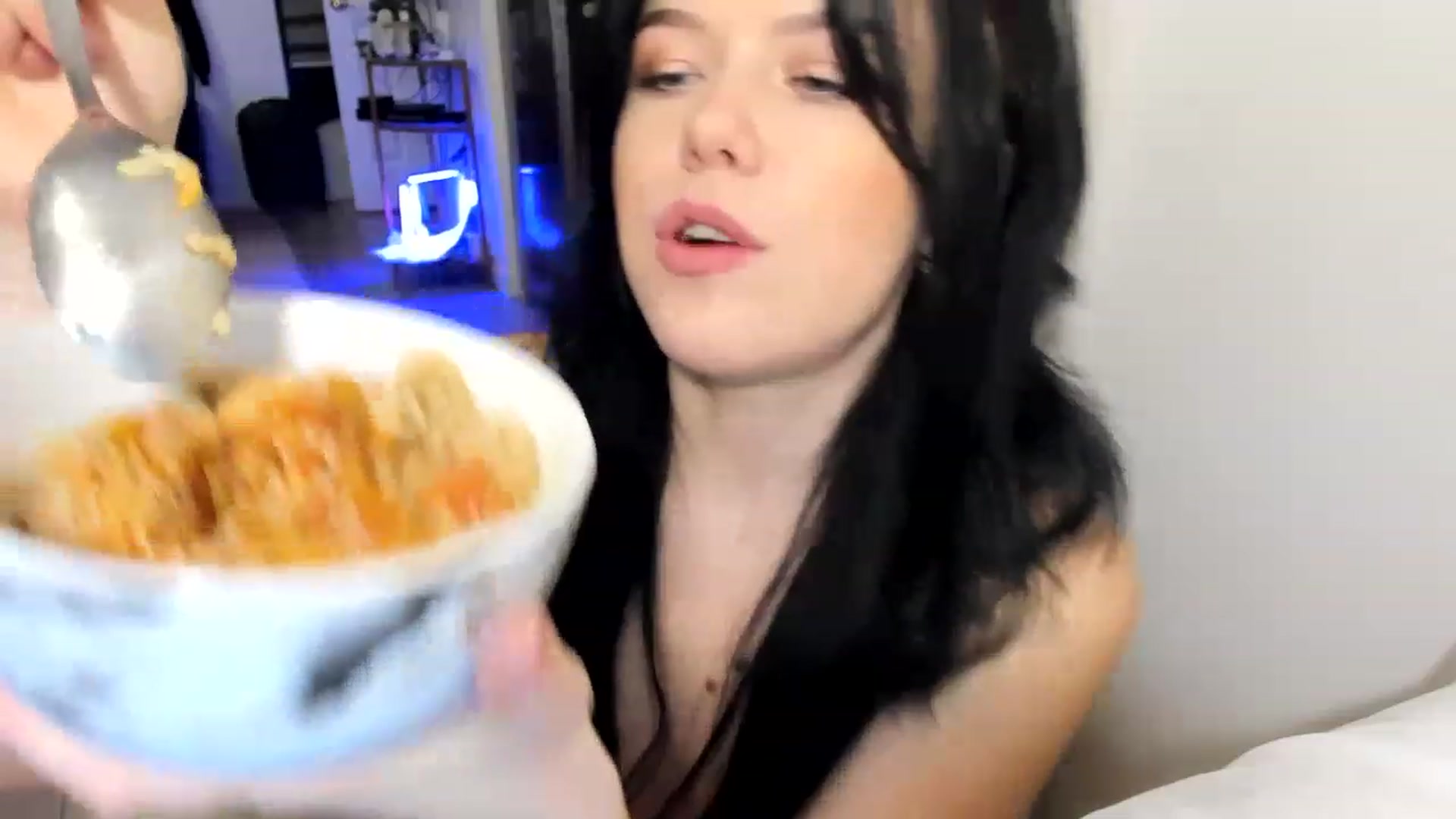 Gallery image thumbnail from Nancy_Morris's myfreecams stream on, 03/19/2023, 24:47 image 14 of 20
