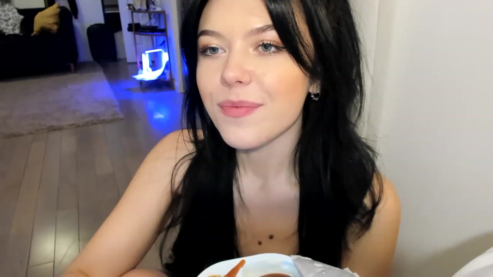 Gallery image thumbnail from Nancy_Morris's myfreecams stream on, 03/19/2023, 01:33 image 3 of 20