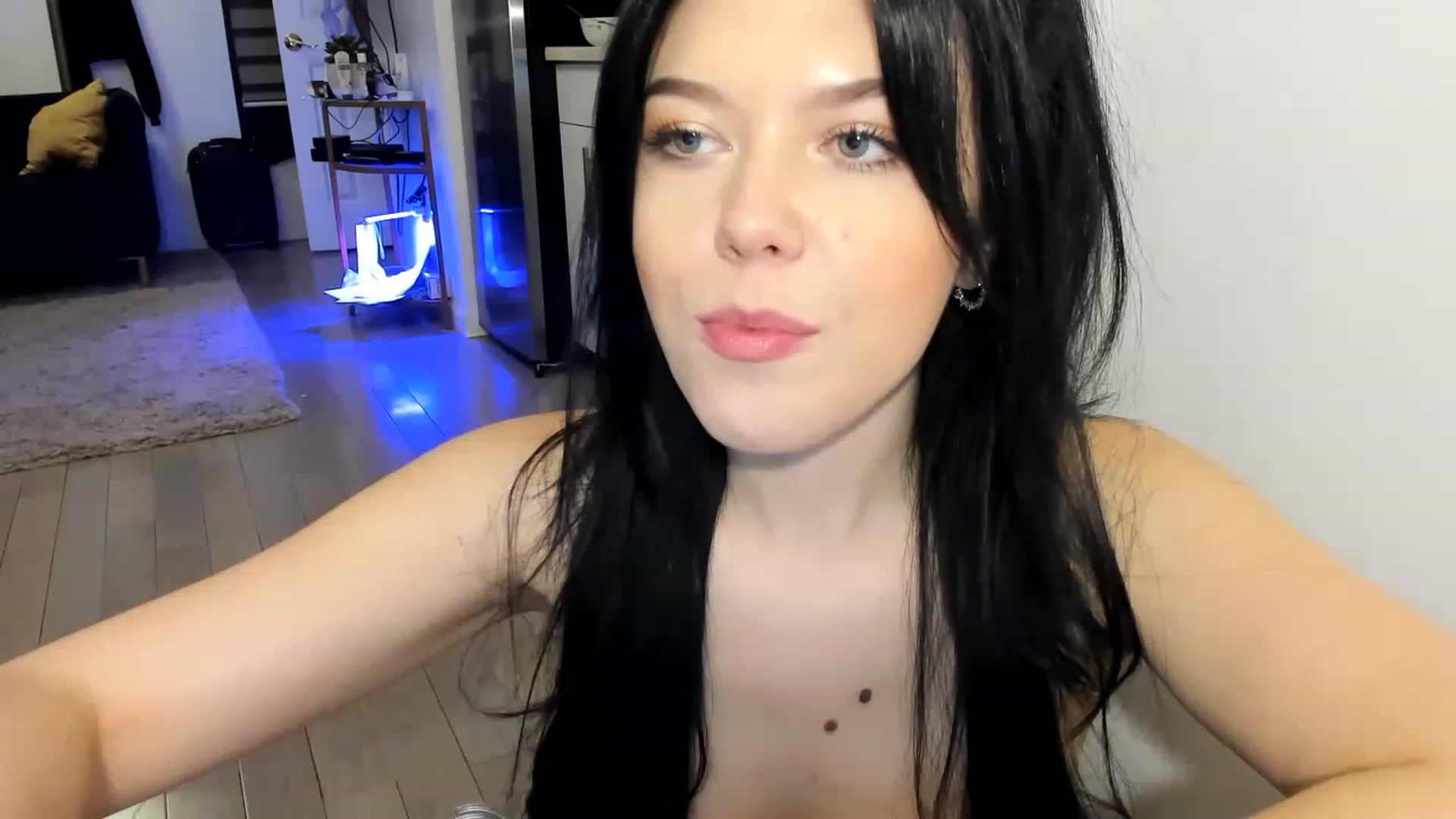 Gallery image thumbnail from Nancy_Morris's myfreecams stream on, 03/19/2023, 01:33 image 1 of 20