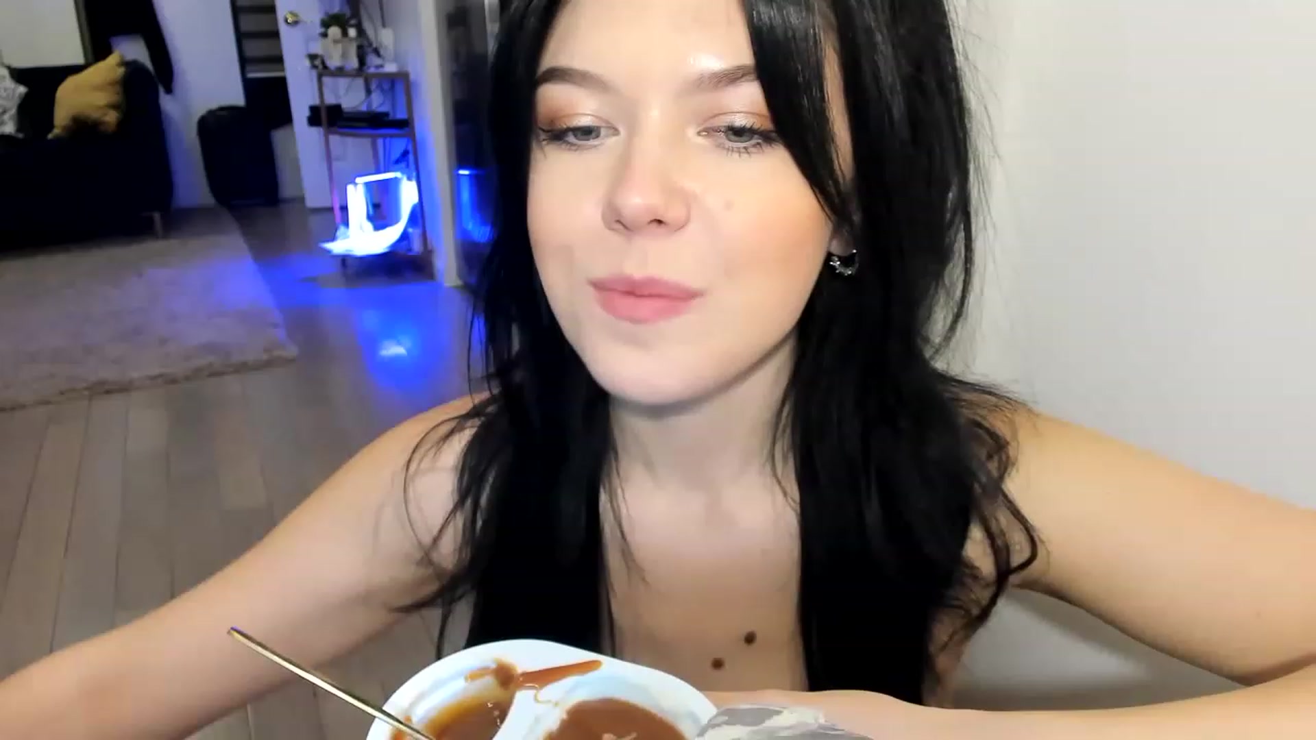 Gallery image thumbnail from Nancy_Morris's myfreecams stream on, 03/19/2023, 01:33 image 4 of 20