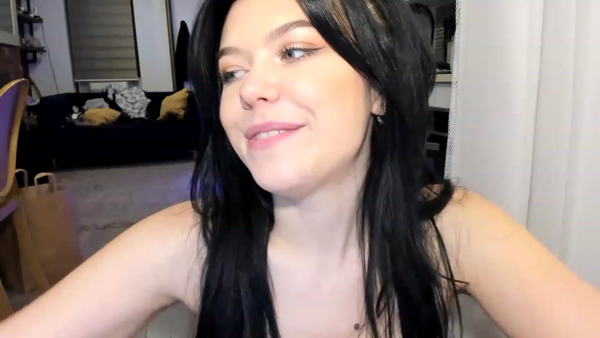 Gallery image thumbnail from Nancy_Morris's myfreecams stream on, 03/19/2023, 01:45 image 10 of 20
