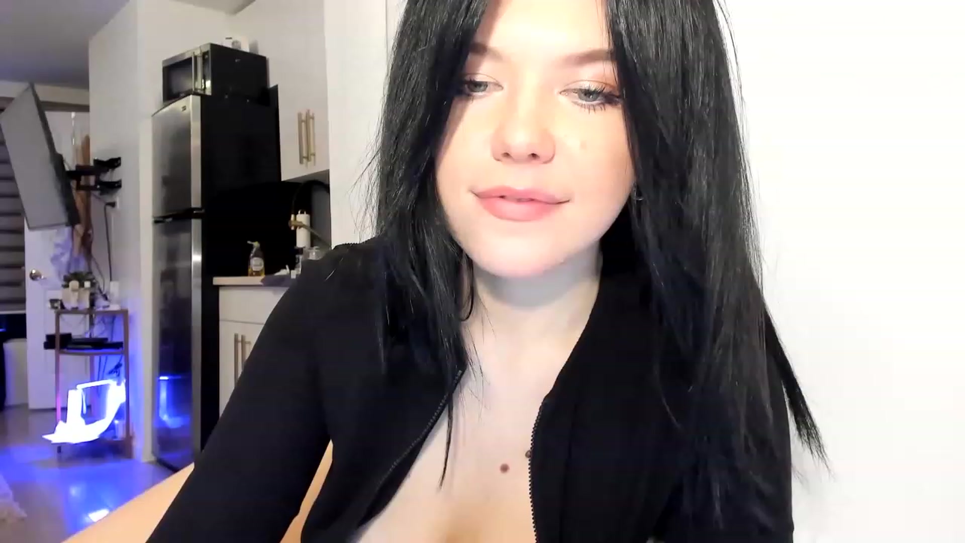 Gallery image thumbnail from Nancy_Morris's myfreecams stream on, 03/20/2023, 24:04 image 3 of 20