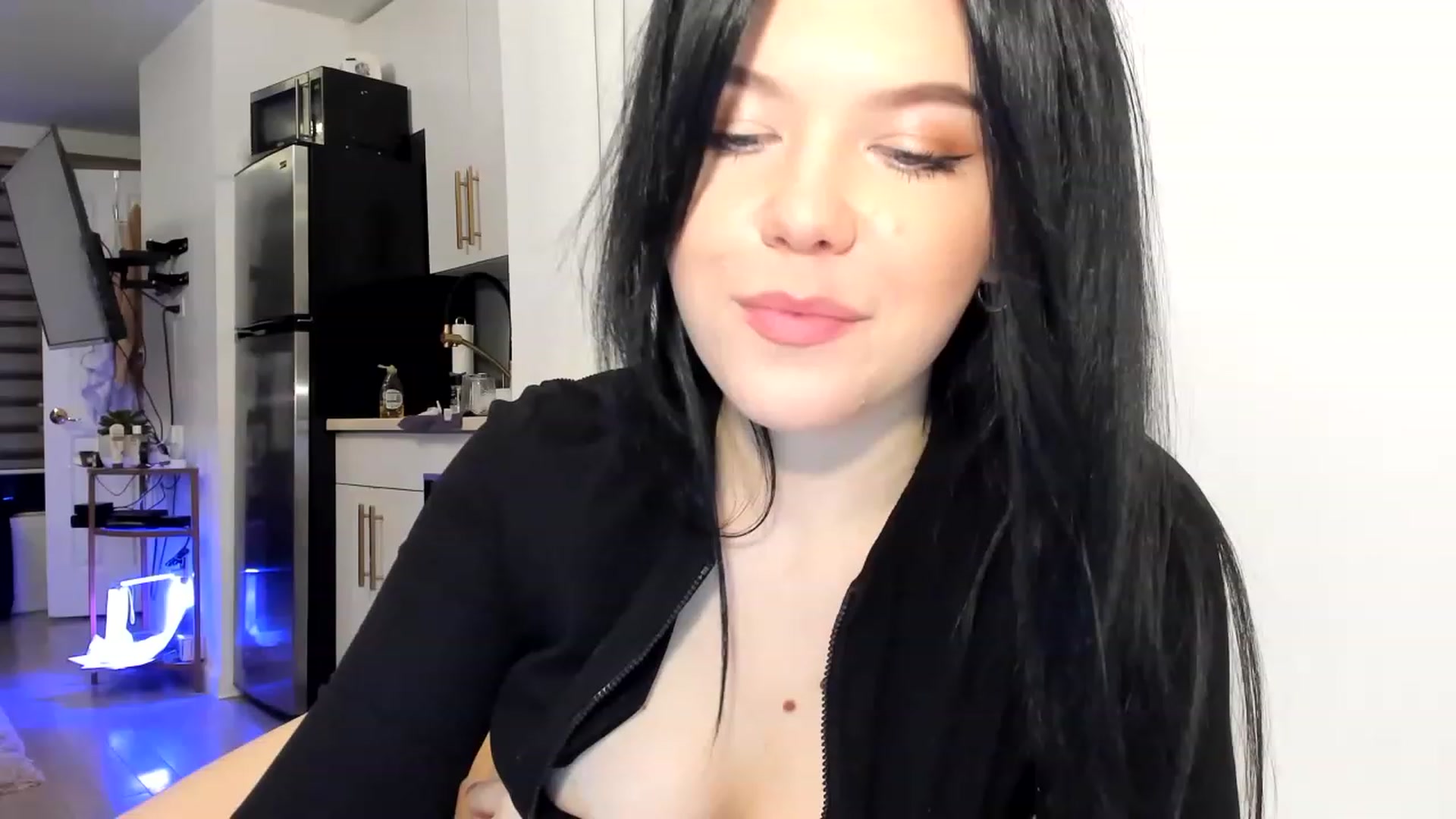 Gallery image thumbnail from Nancy_Morris's myfreecams stream on, 03/20/2023, 24:04 image 5 of 20
