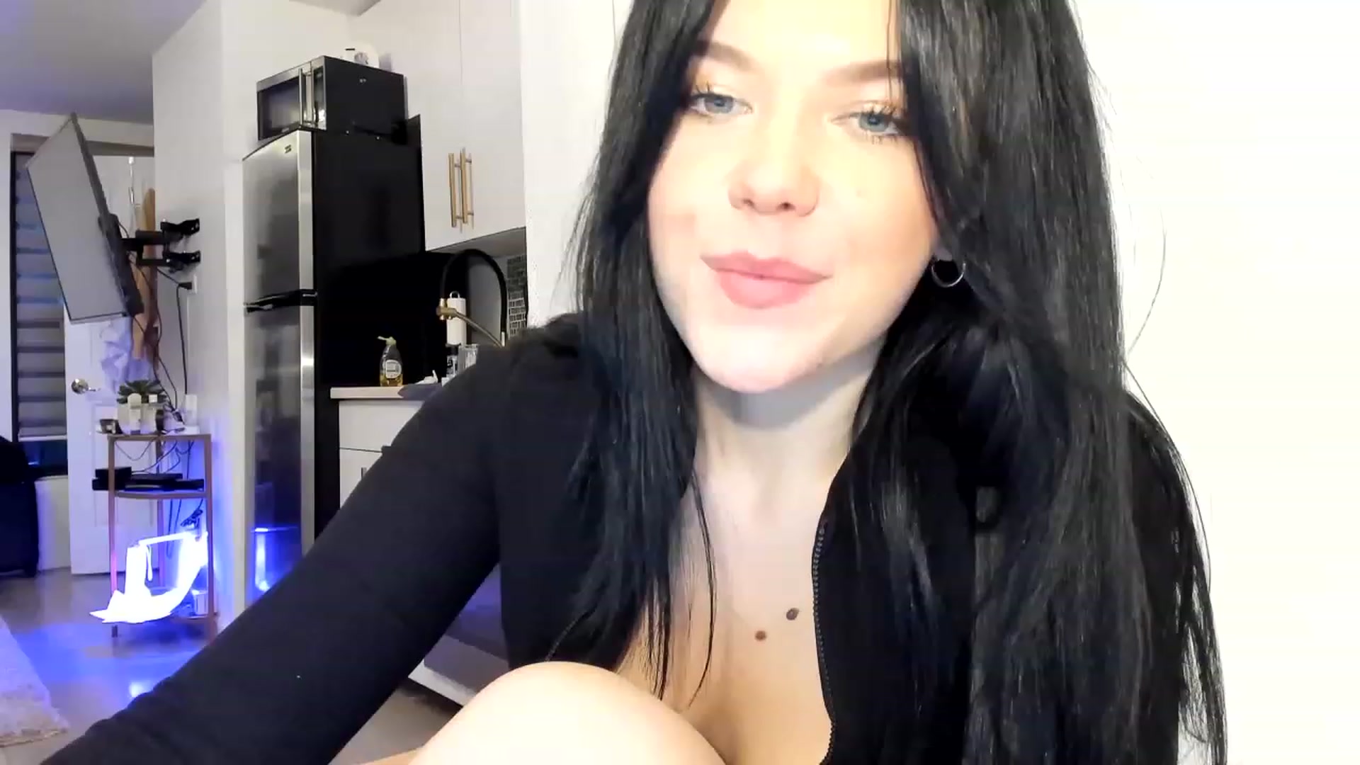 Gallery image thumbnail from Nancy_Morris's myfreecams stream on, 03/20/2023, 24:04 image 1 of 20