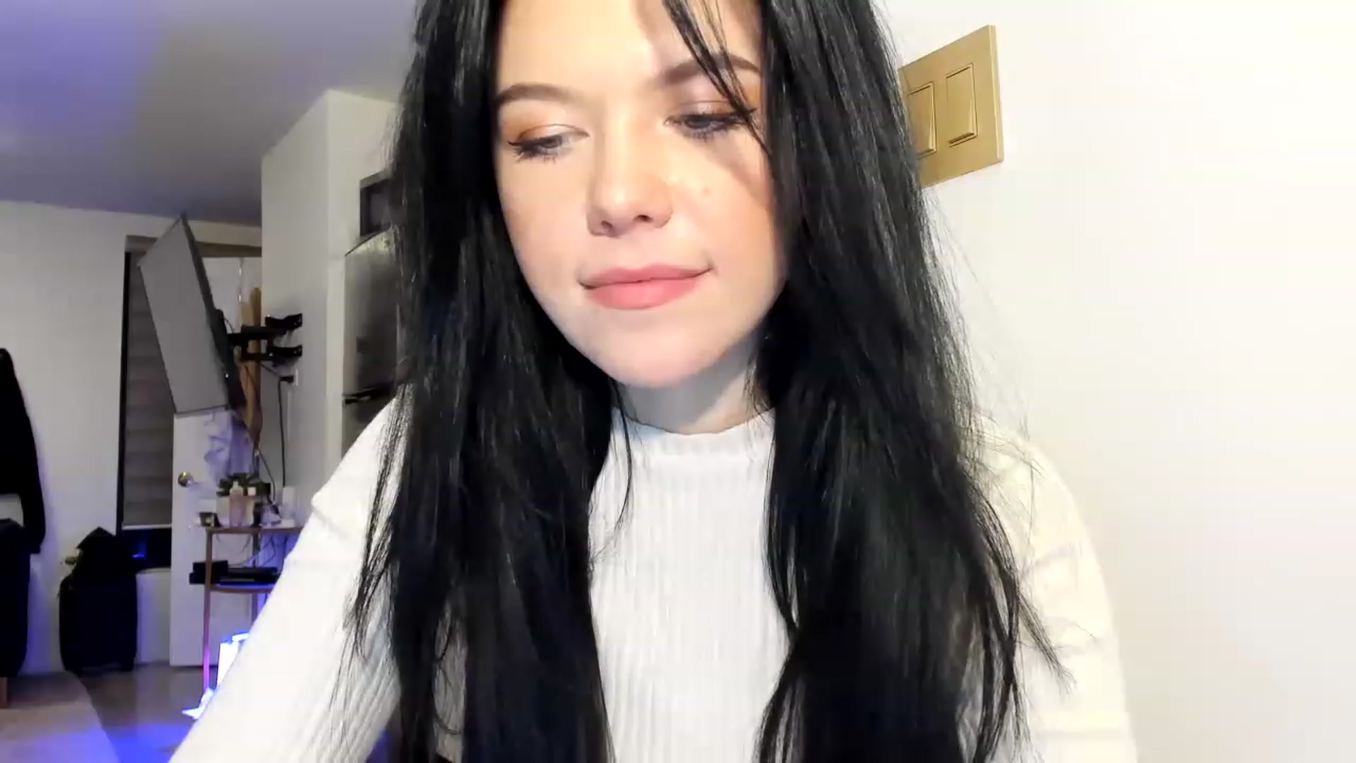 Gallery image thumbnail from Nancy_Morris's myfreecams stream on, 03/21/2023, 24:00 image 14 of 20