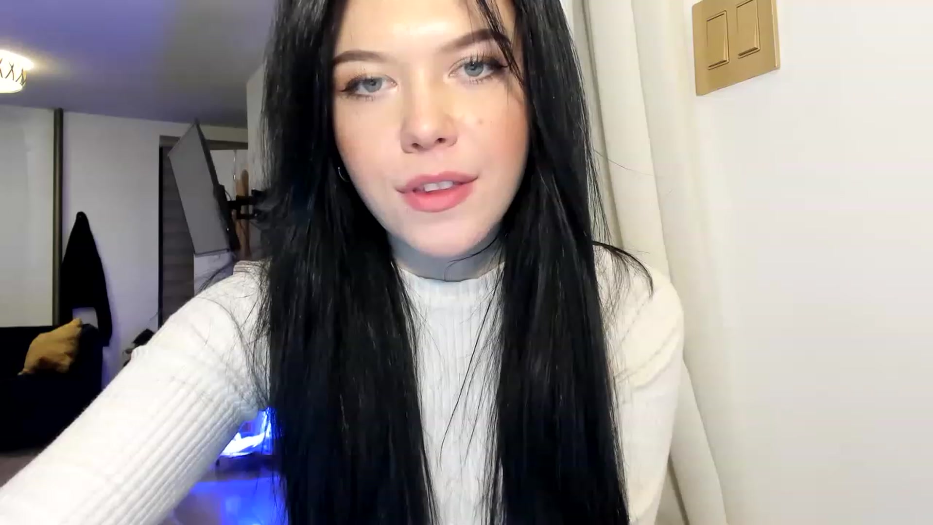 Gallery image thumbnail from Nancy_Morris's myfreecams stream on, 03/21/2023, 24:00 image 8 of 20
