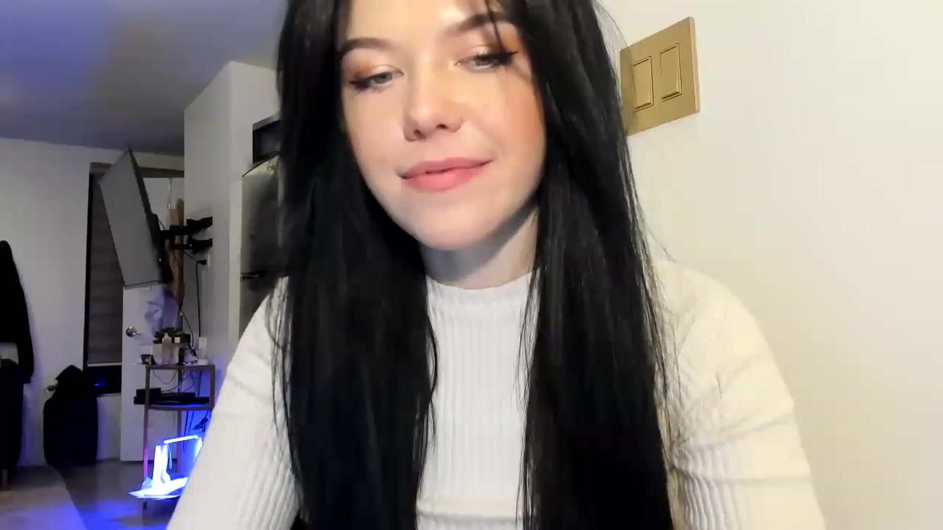 Gallery image thumbnail from Nancy_Morris's myfreecams stream on, 03/21/2023, 24:00 image 19 of 20