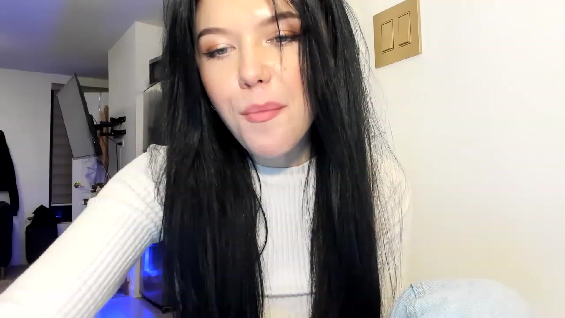 Gallery image thumbnail from Nancy_Morris's myfreecams stream on, 03/21/2023, 24:00 image 20 of 20