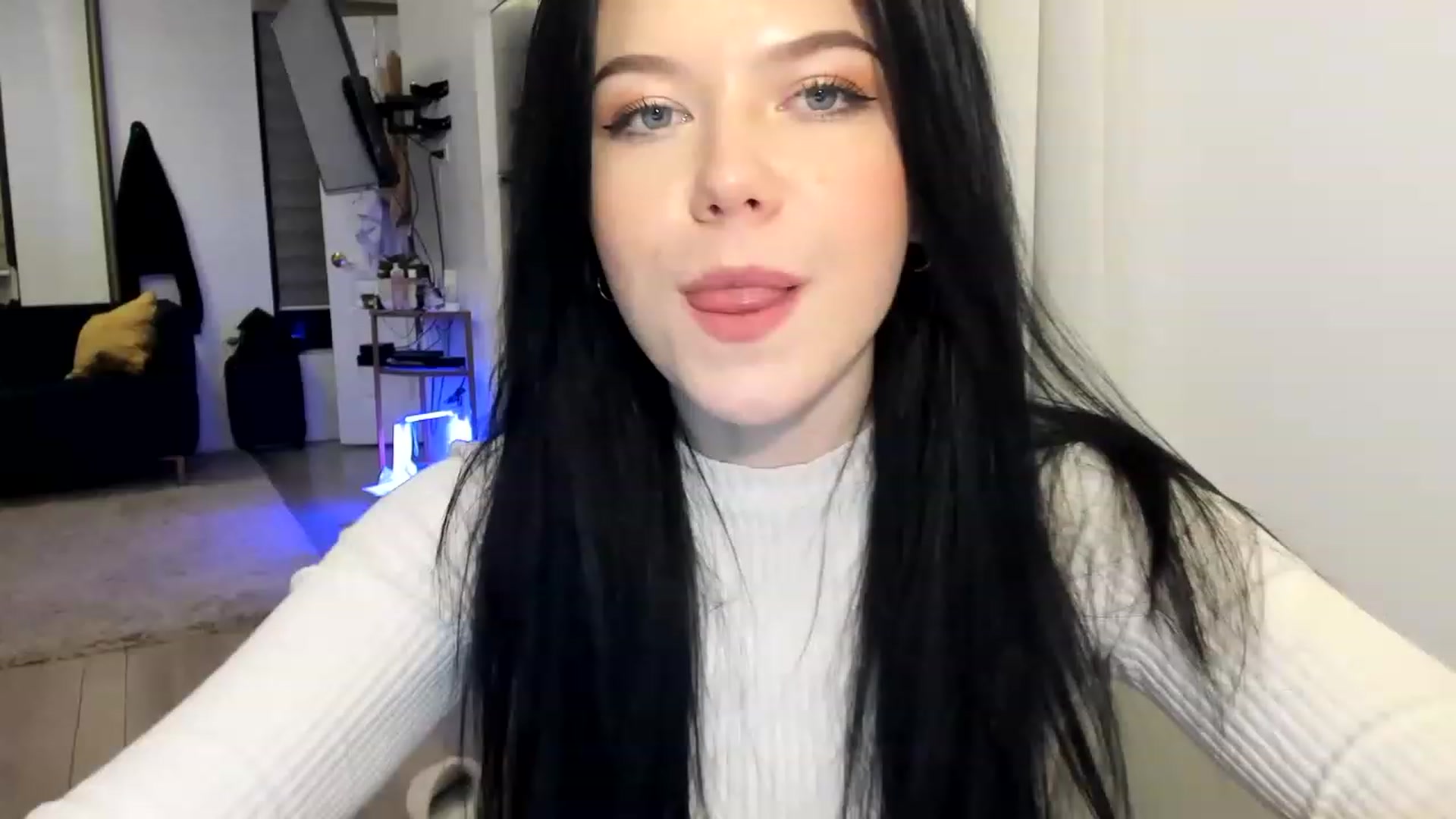 Gallery image thumbnail from Nancy_Morris's myfreecams stream on, 03/21/2023, 03:59 image 6 of 20