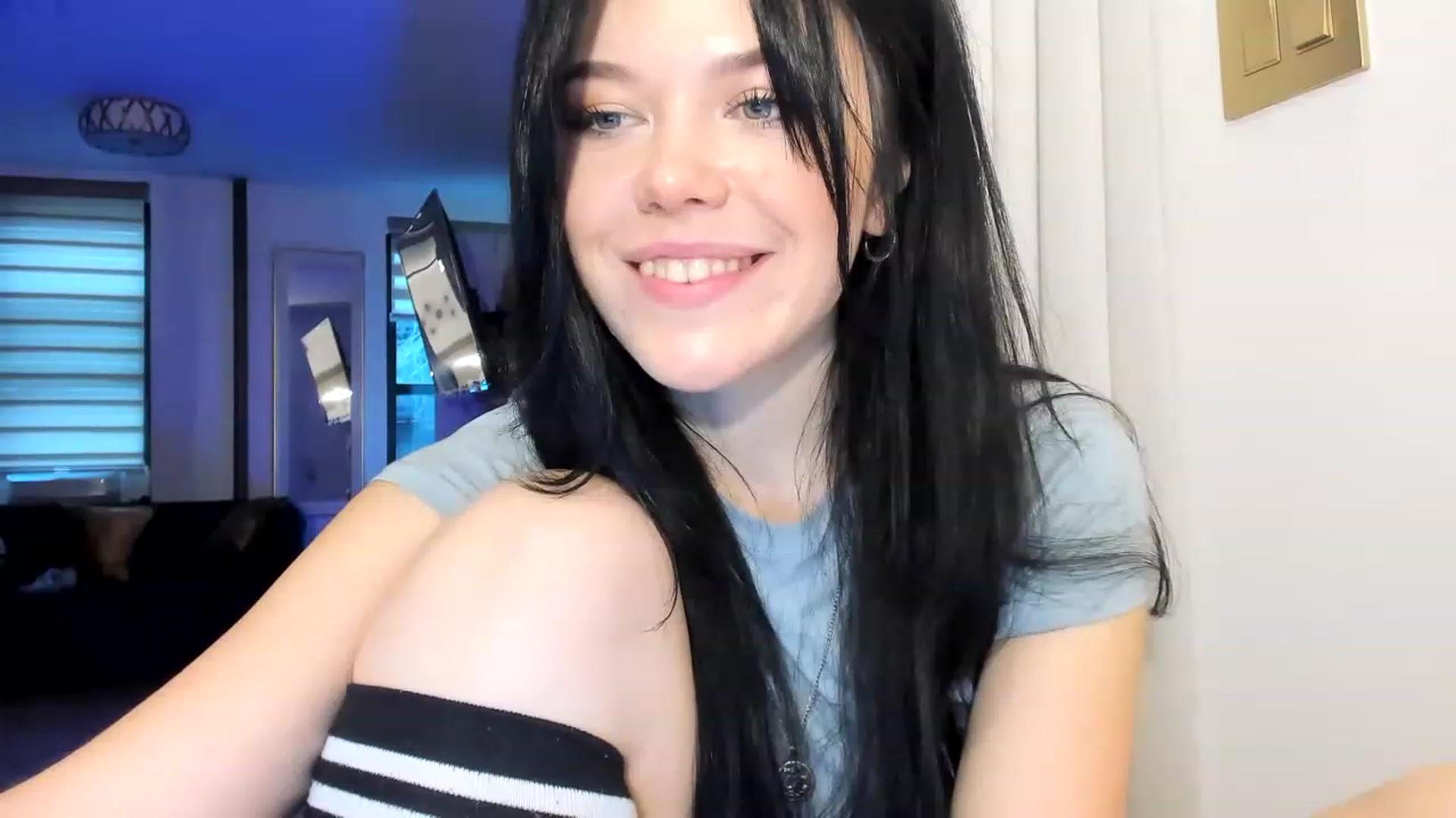 Gallery image thumbnail from Nancy_Morris's myfreecams stream on, 03/23/2023, 22:35 image 20 of 20