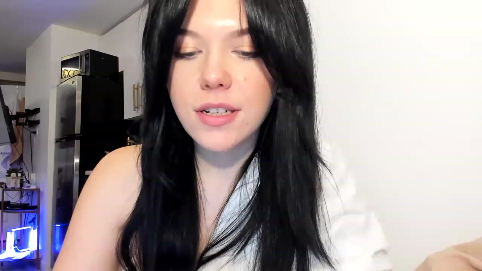 Gallery image thumbnail from Nancy_Morris's myfreecams stream on, 03/25/2023, 01:03 image 20 of 20
