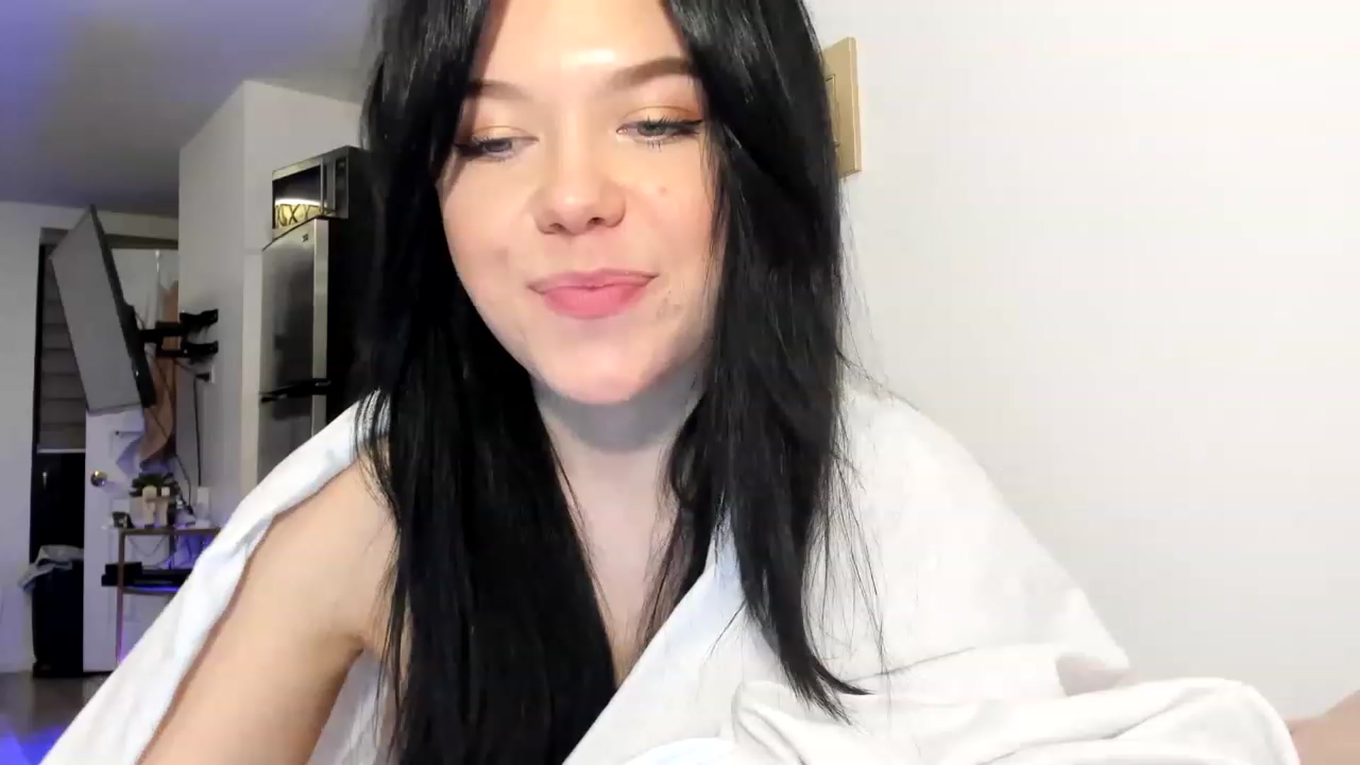Gallery image thumbnail from Nancy_Morris's myfreecams stream on, 03/25/2023, 01:03 image 19 of 20