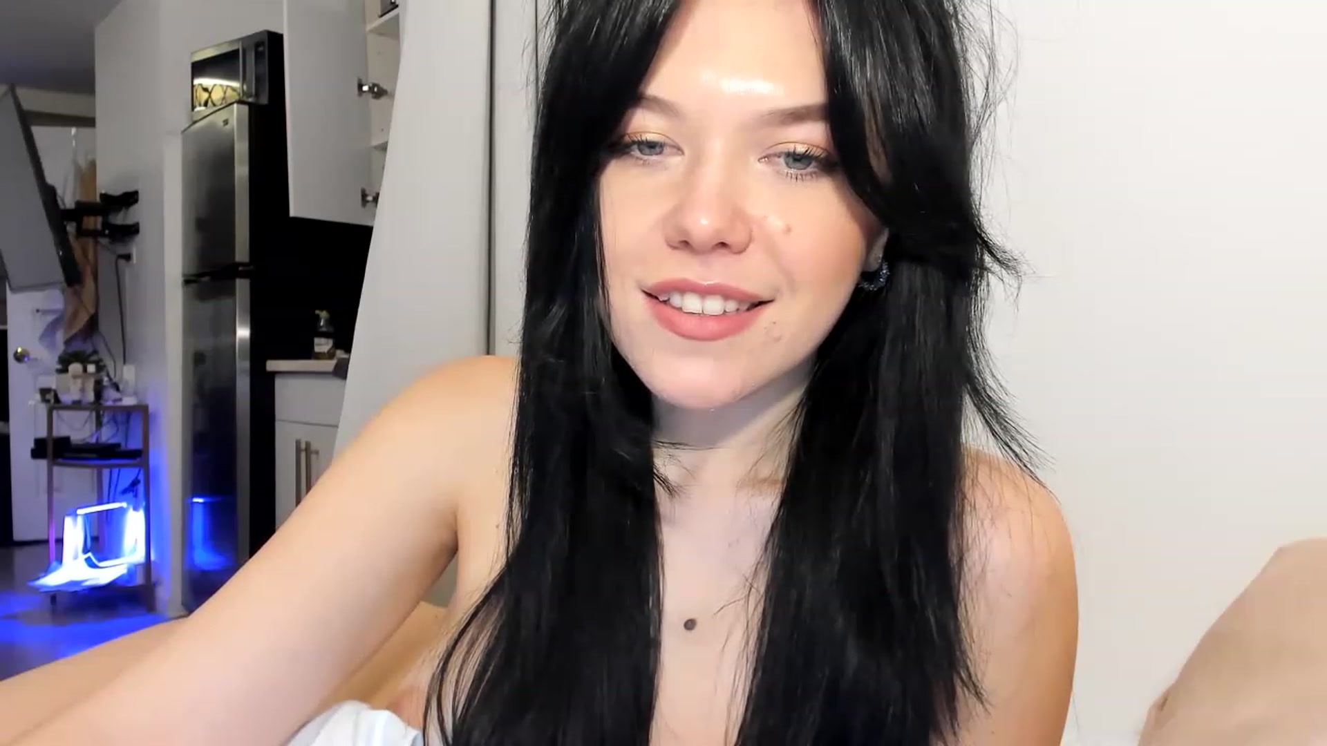 Gallery image thumbnail from Nancy_Morris's myfreecams stream on, 03/25/2023, 02:52 image 12 of 20